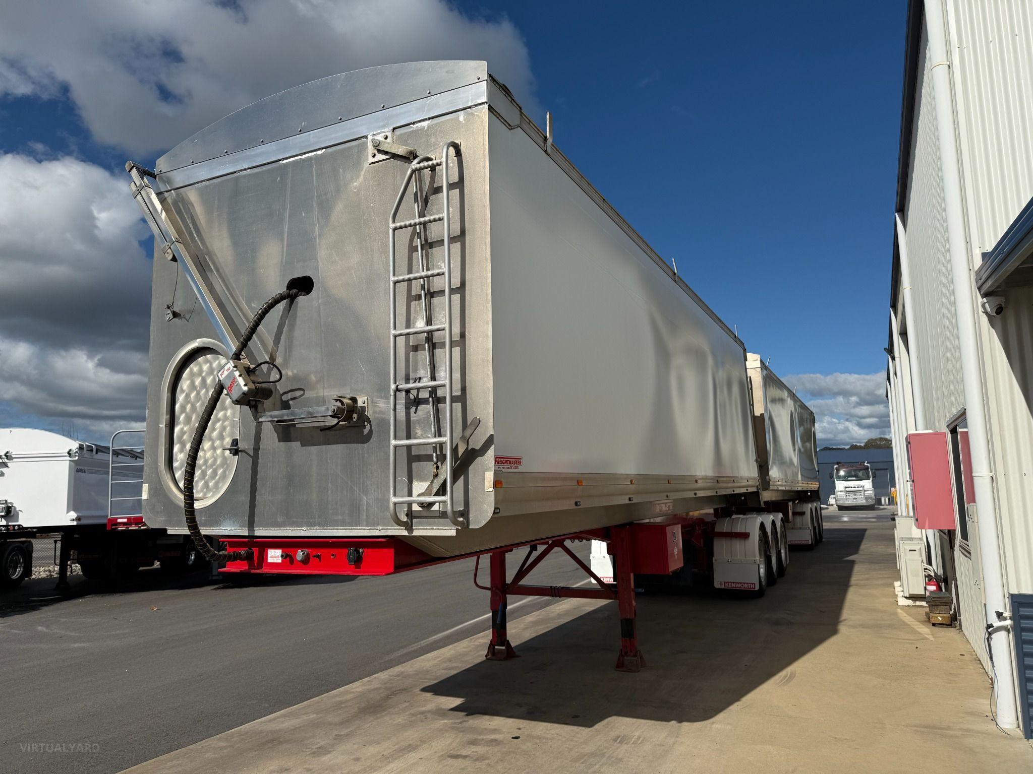 FREIGHTMASTER B-DOUBLE TIPPERS