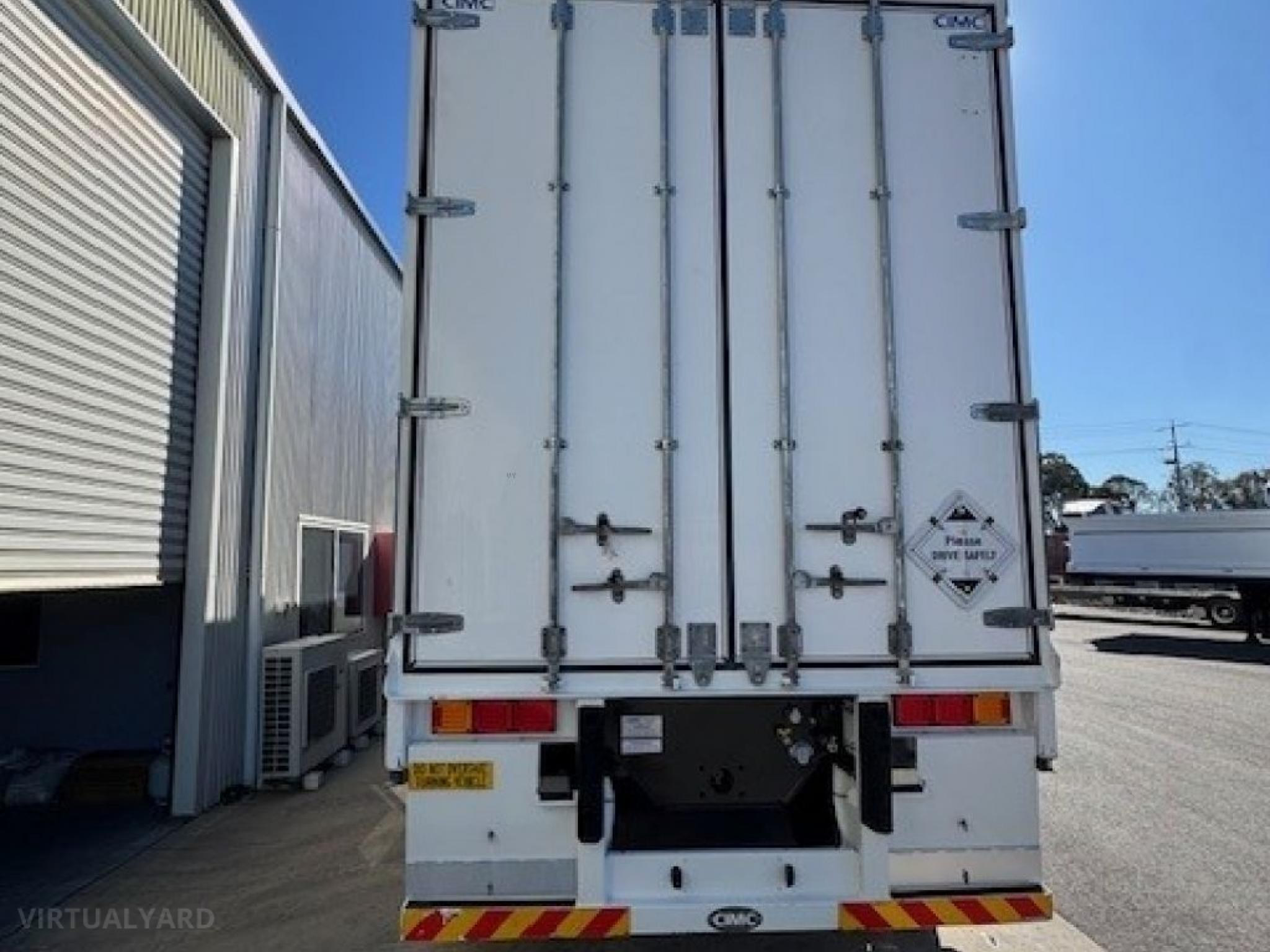 CIMC TRIAXLE CURTINSIDER