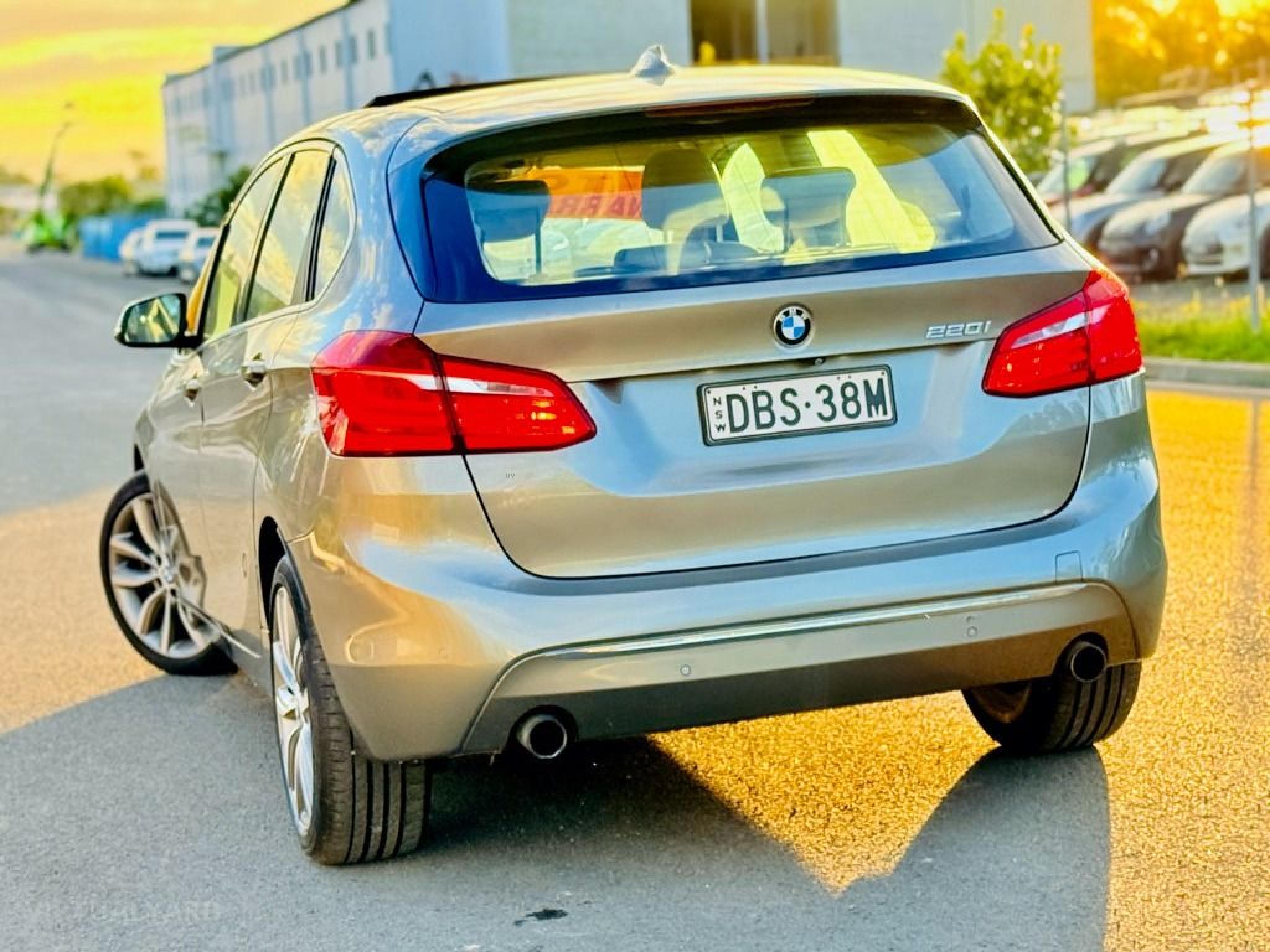 BMW 220i