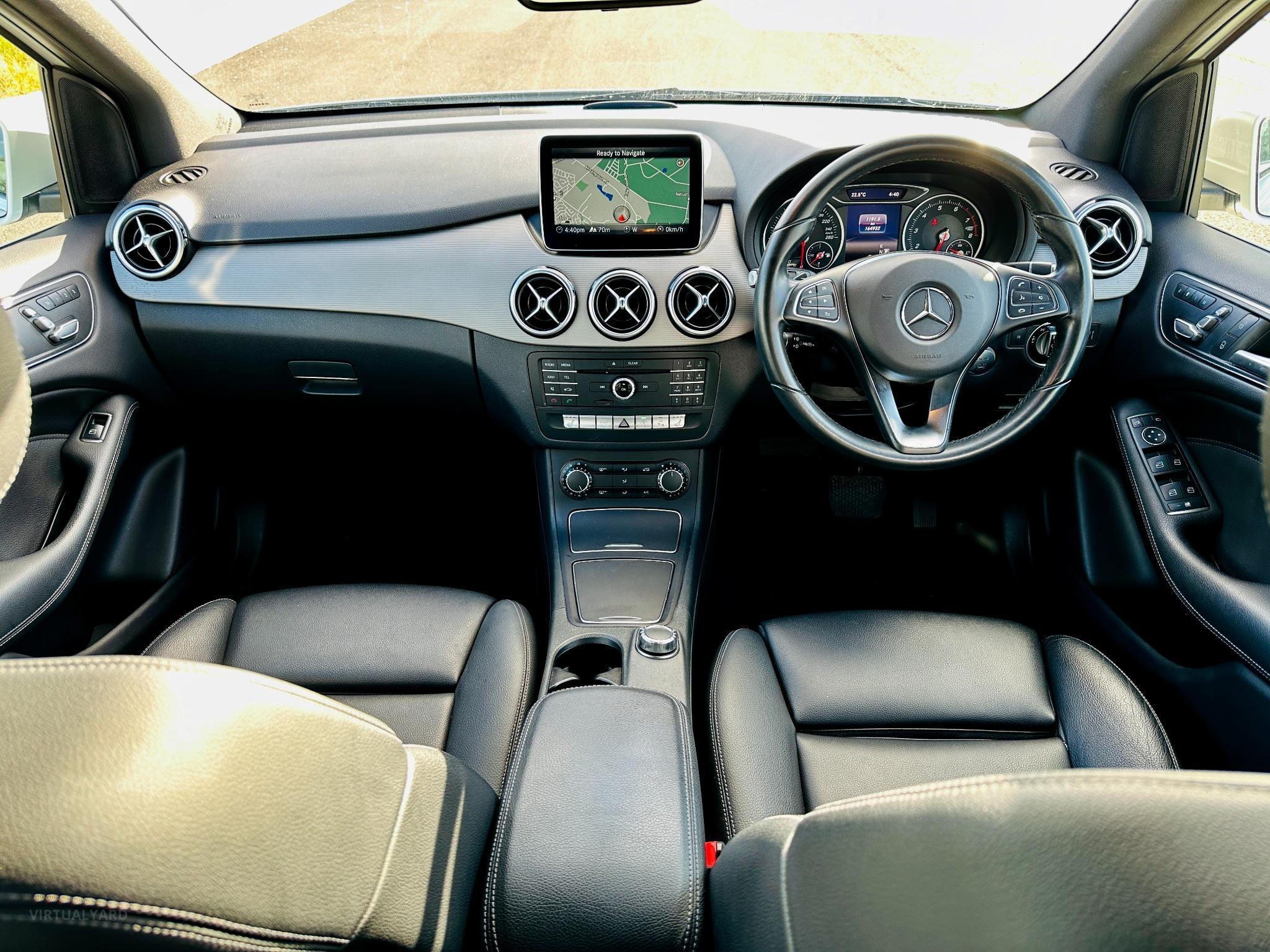 Mercedes-Benz B180