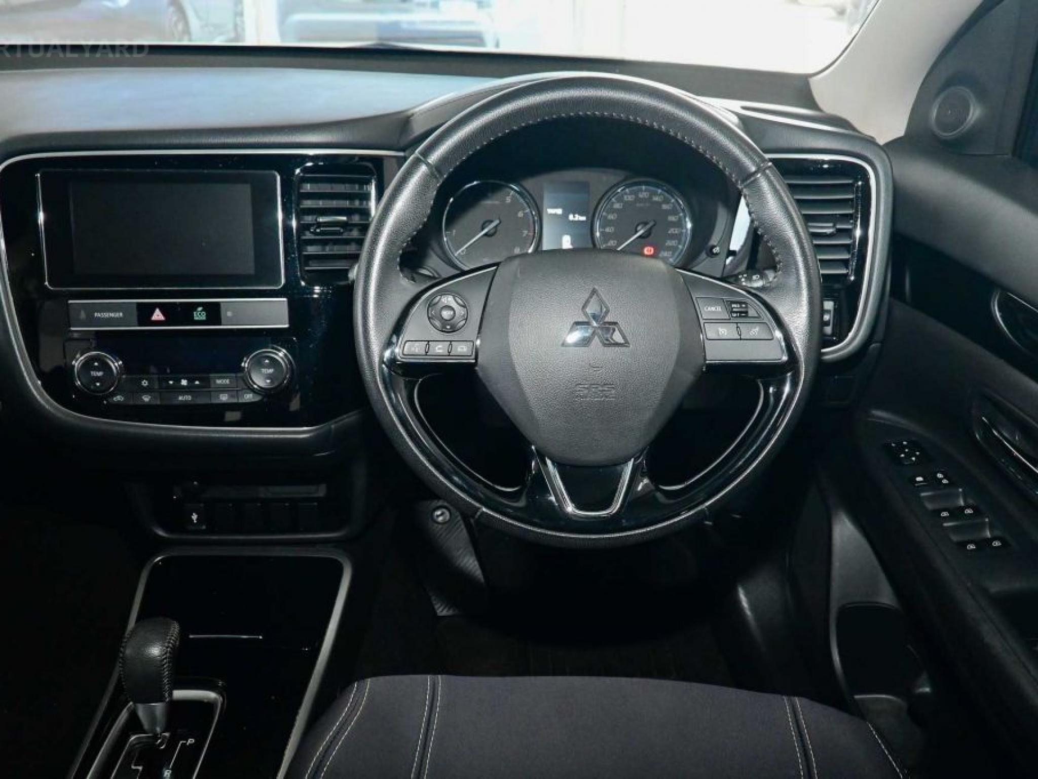 MITSUBISHI OUTLANDER