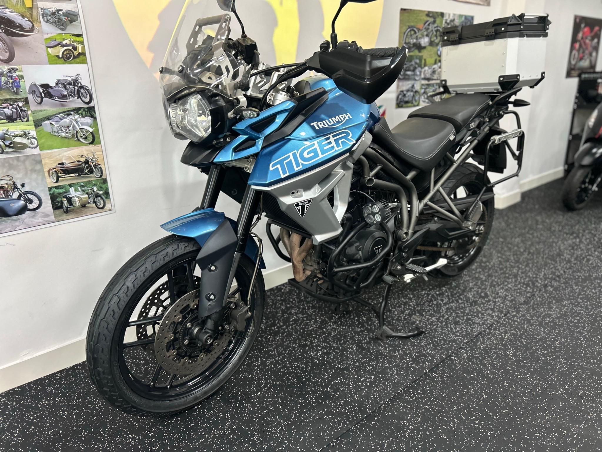 TRIUMPH TIGER XRX 800