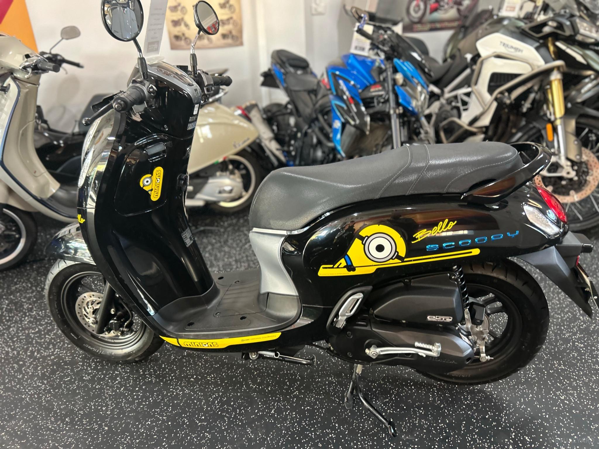 HONDA SCOOPY MINIONS LIMITED EDITION