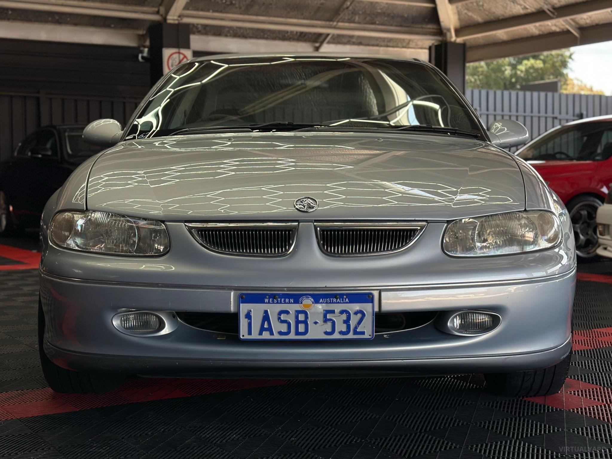 Holden Calais
