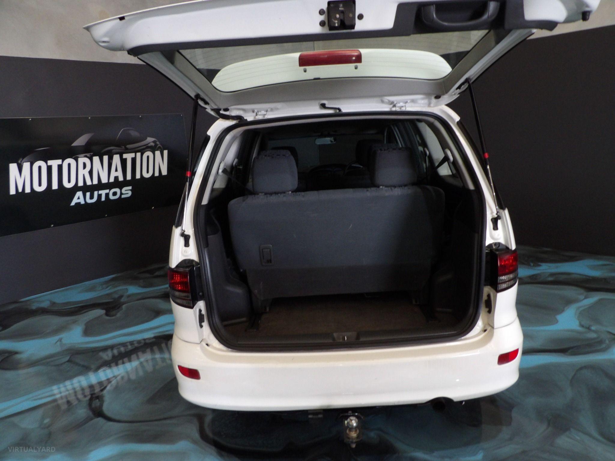 TOYOTA TARAGO