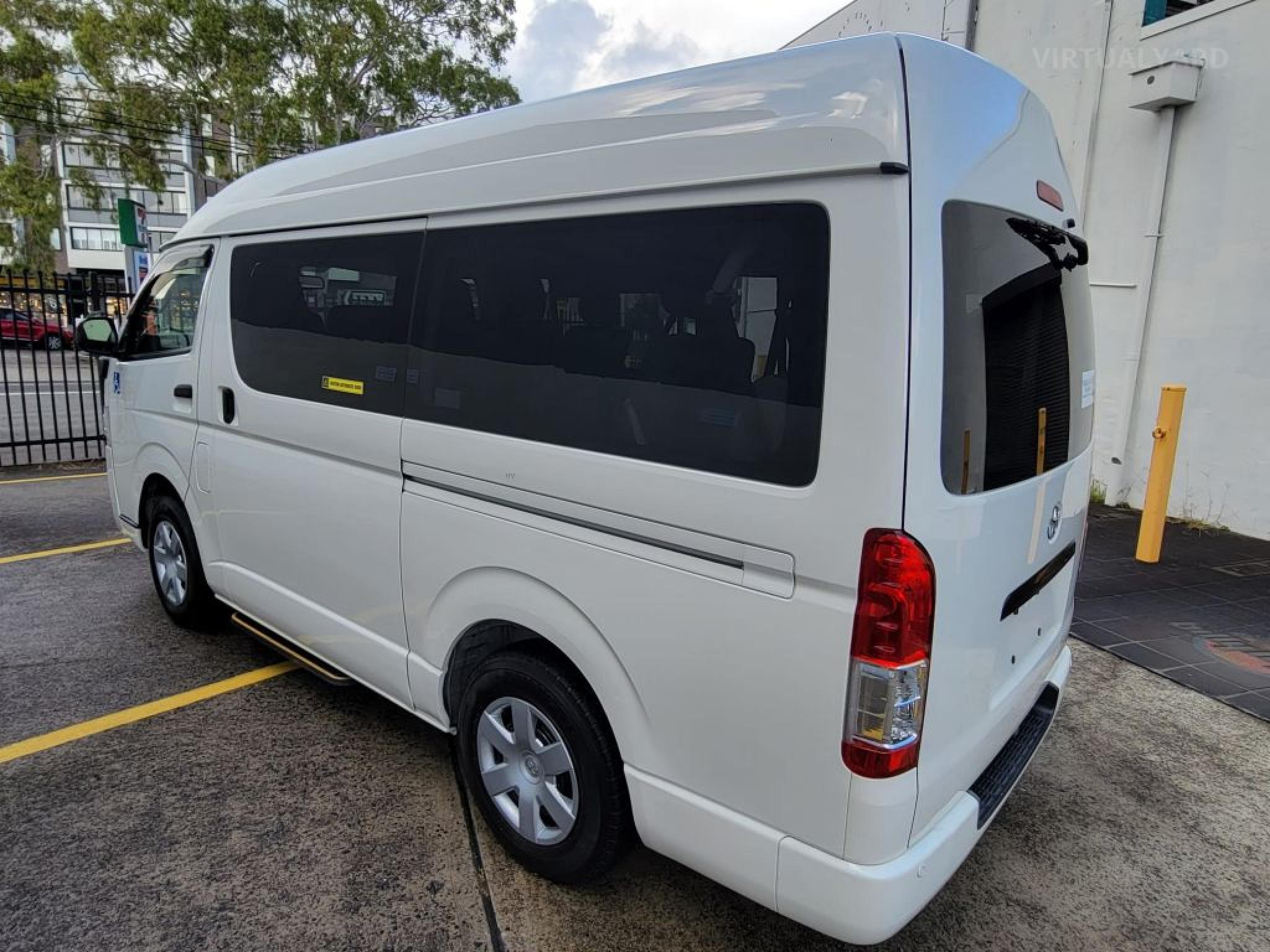 TOYOTA HIACE WELCAB