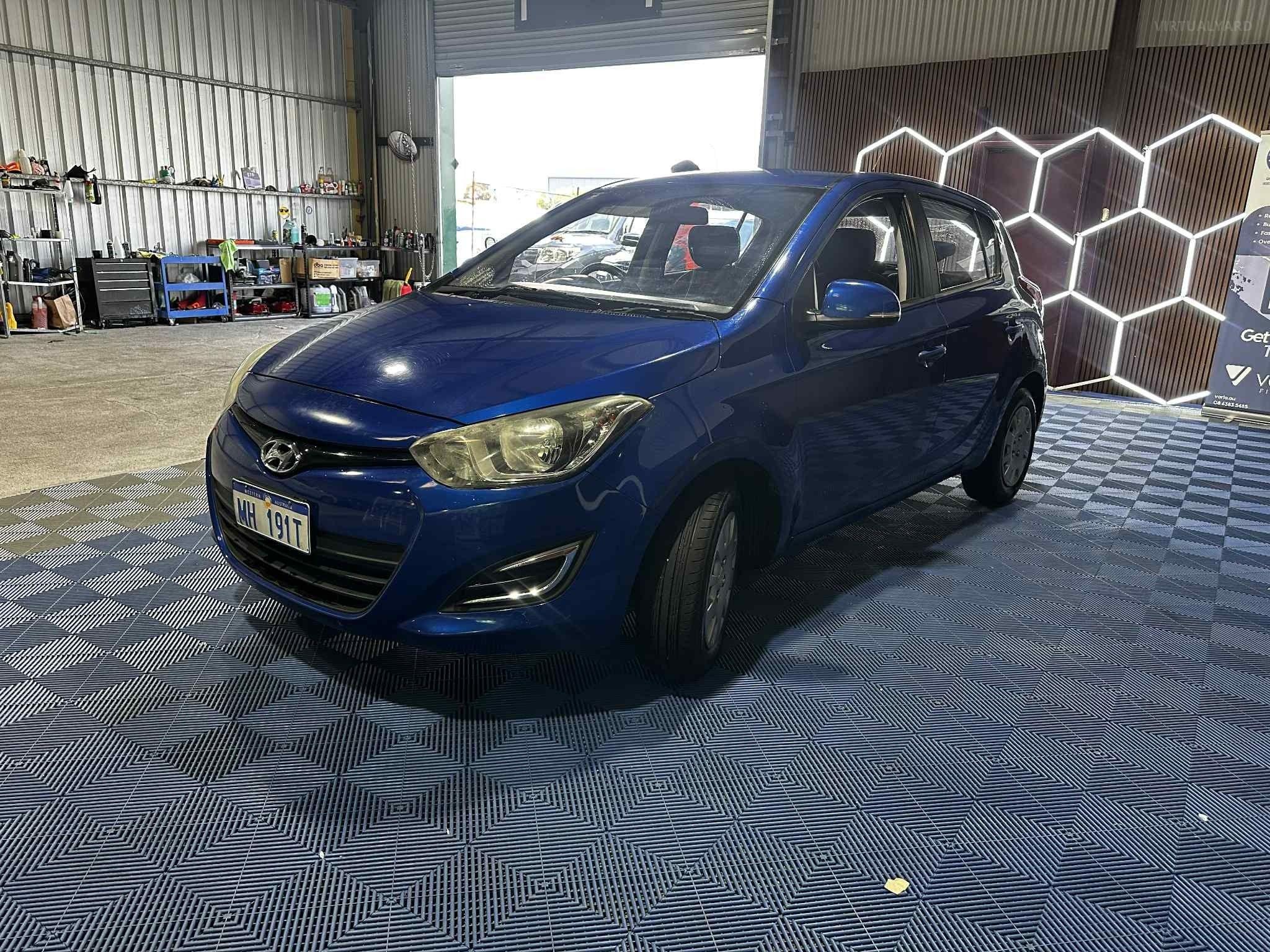 HYUNDAI i20