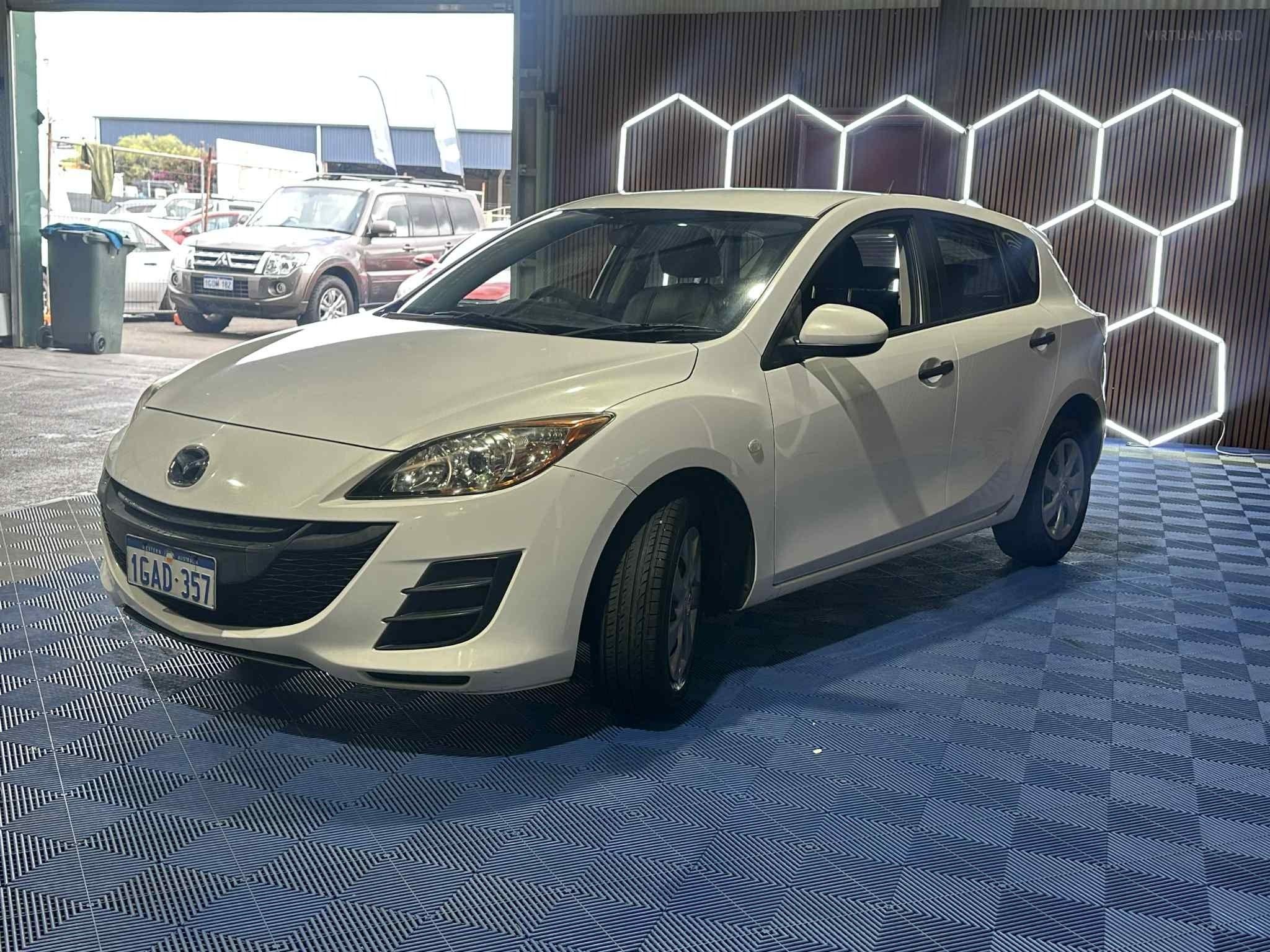 MAZDA MAZDA3
