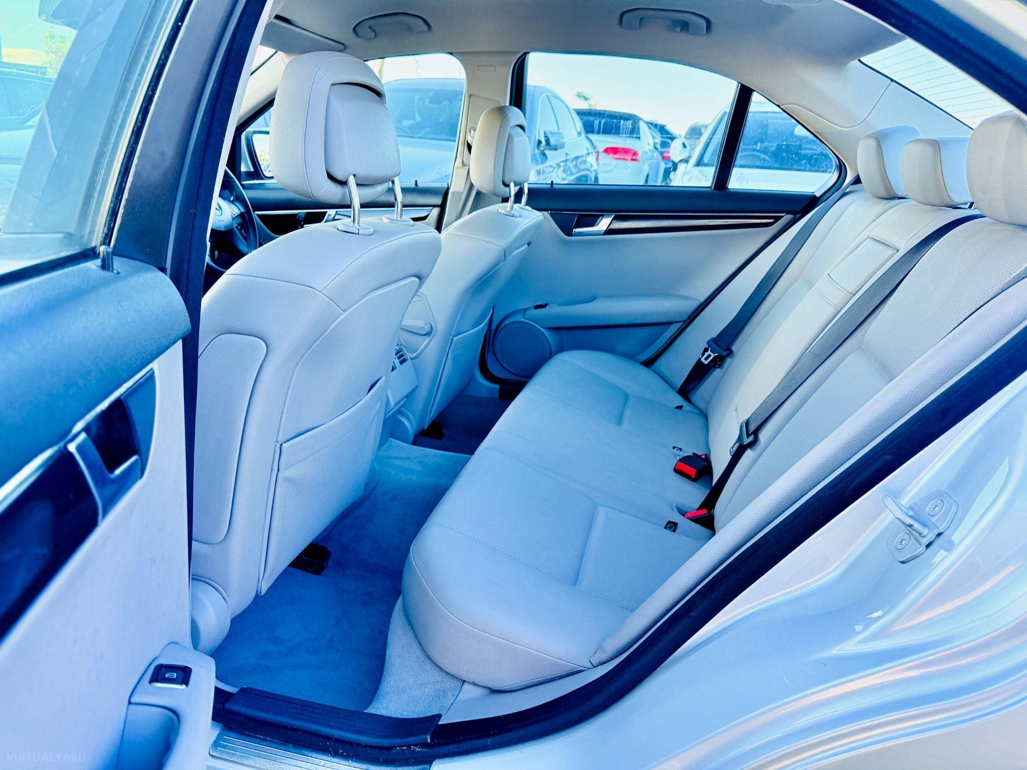 MERCEDES-BENZ C200