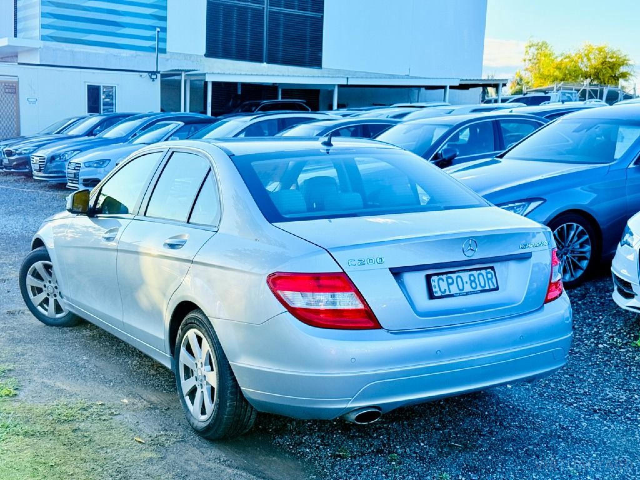 MERCEDES-BENZ C200