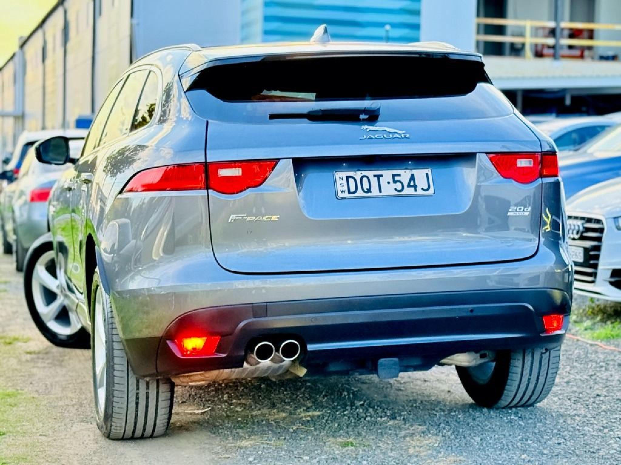 JAGUAR F-PACE