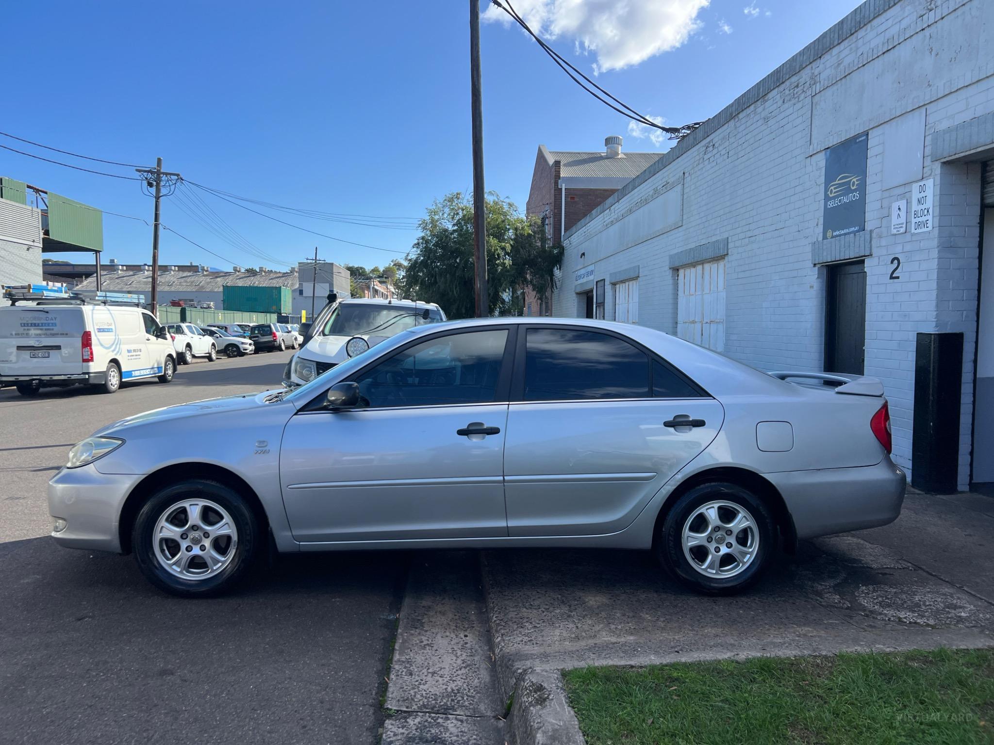 TOYOTA CAMRY