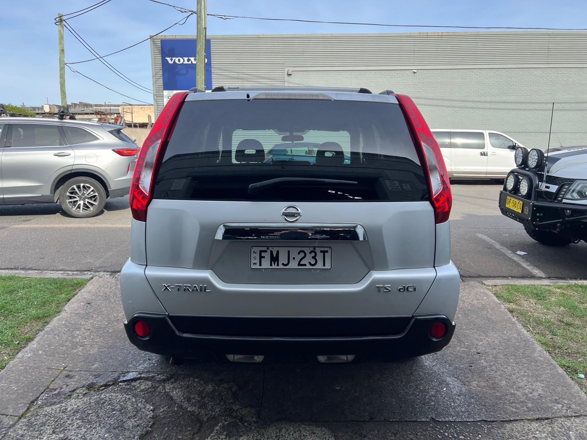 NISSAN X-TRAIL