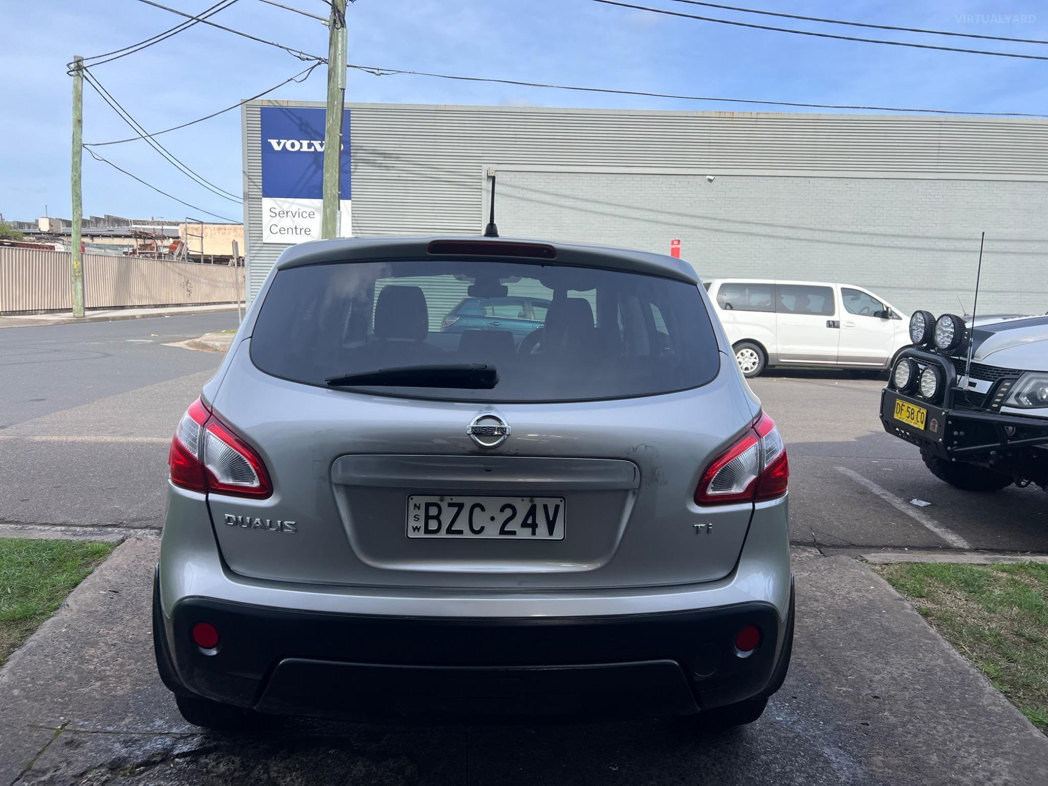 NISSAN DUALIS