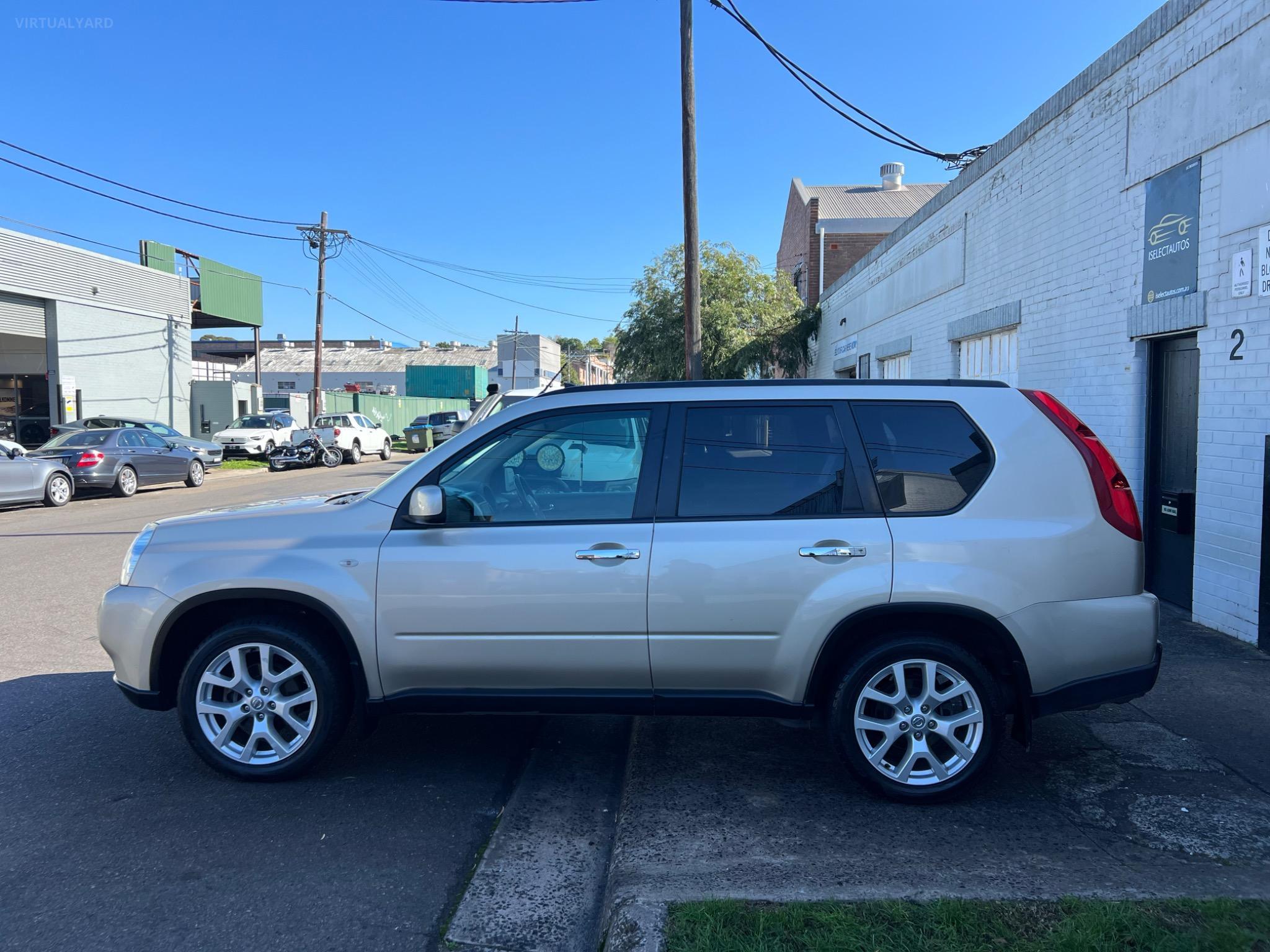 NISSAN X-TRAIL