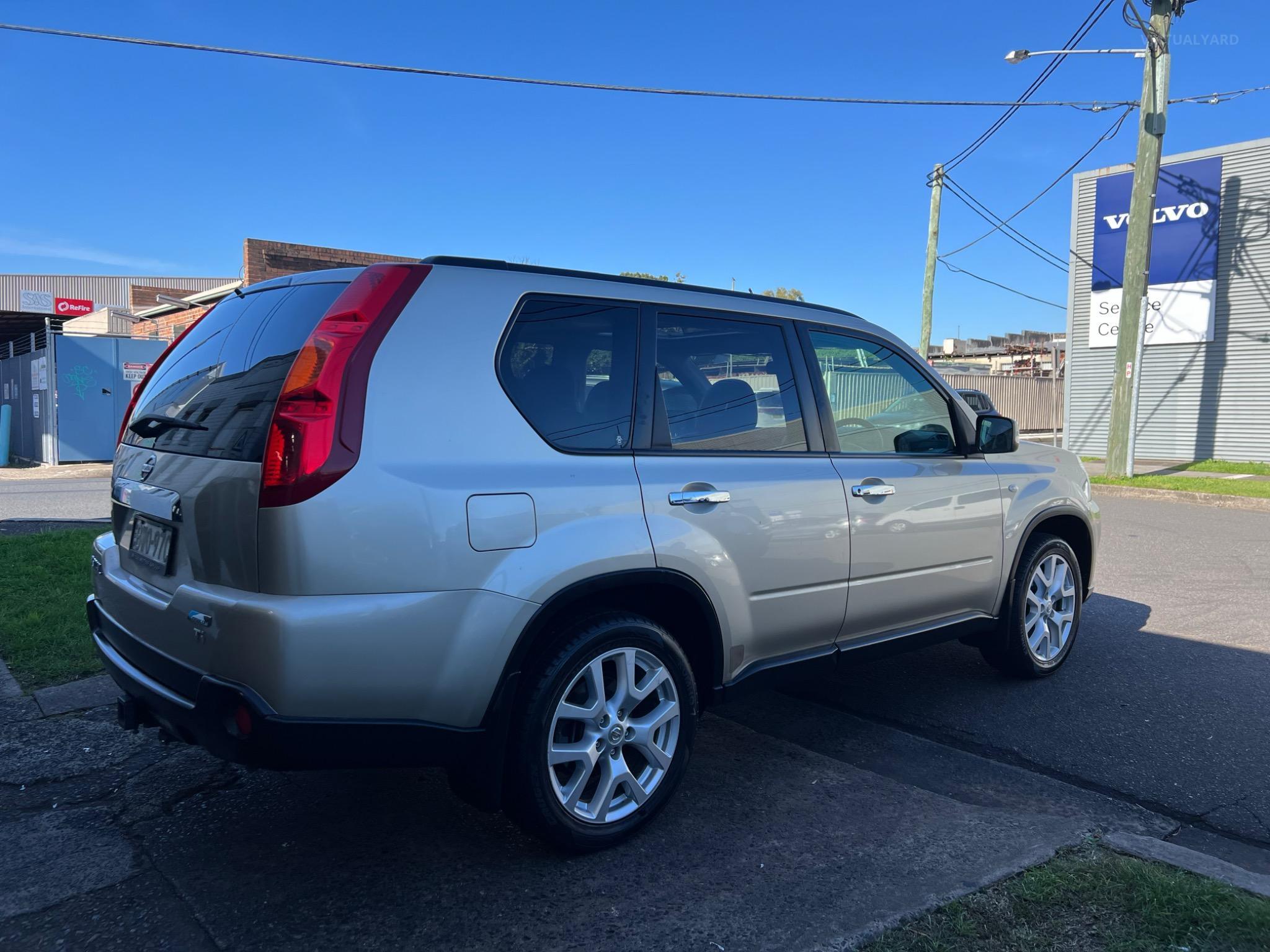 NISSAN X-TRAIL