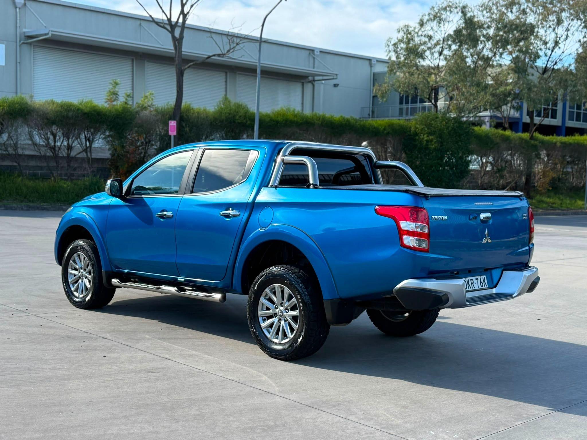 MITSUBISHI TRITON
