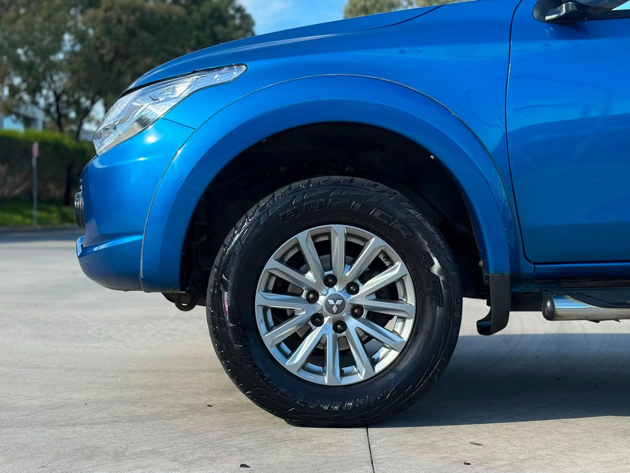 MITSUBISHI TRITON
