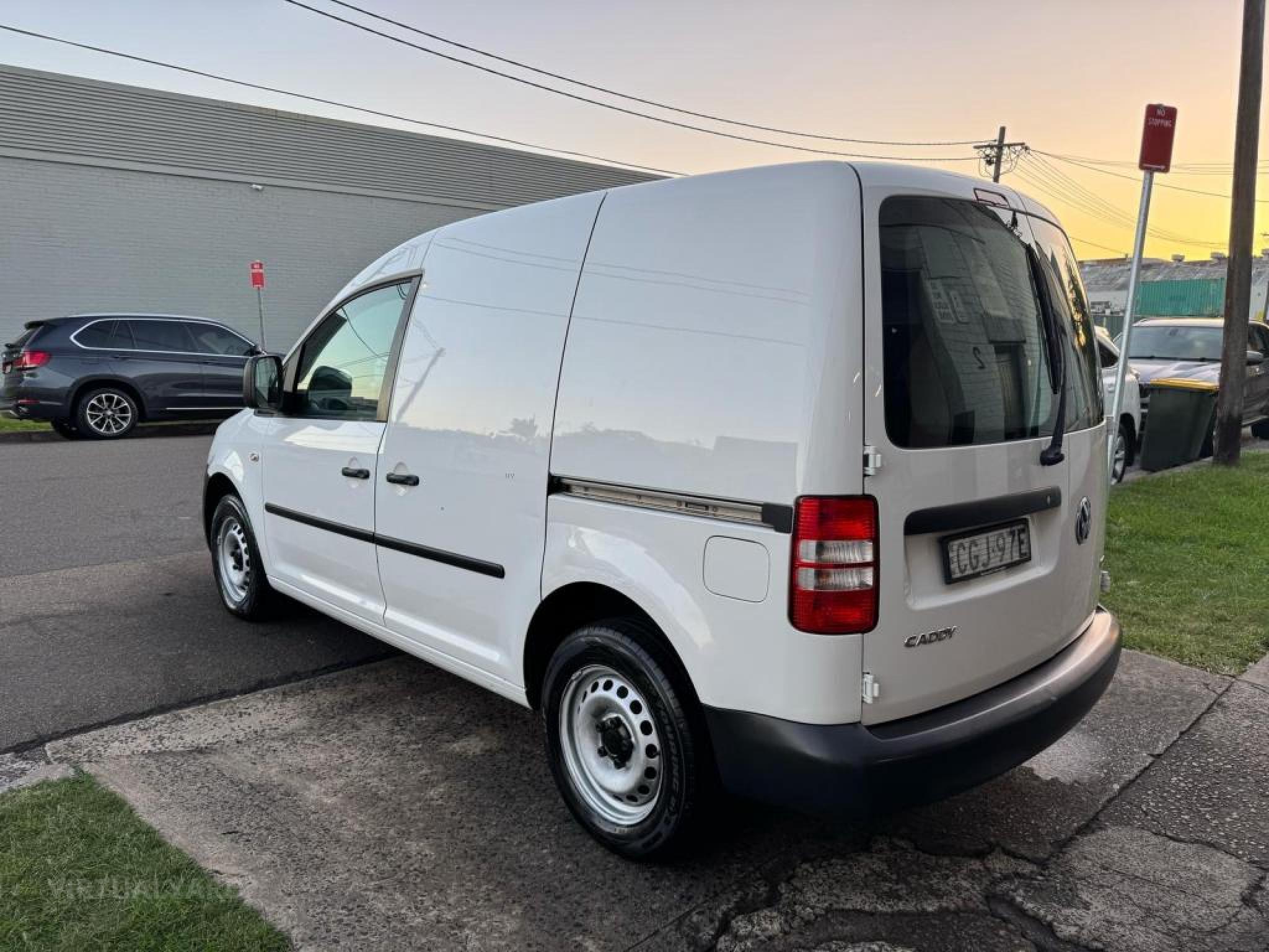 VOLKSWAGEN CADDY