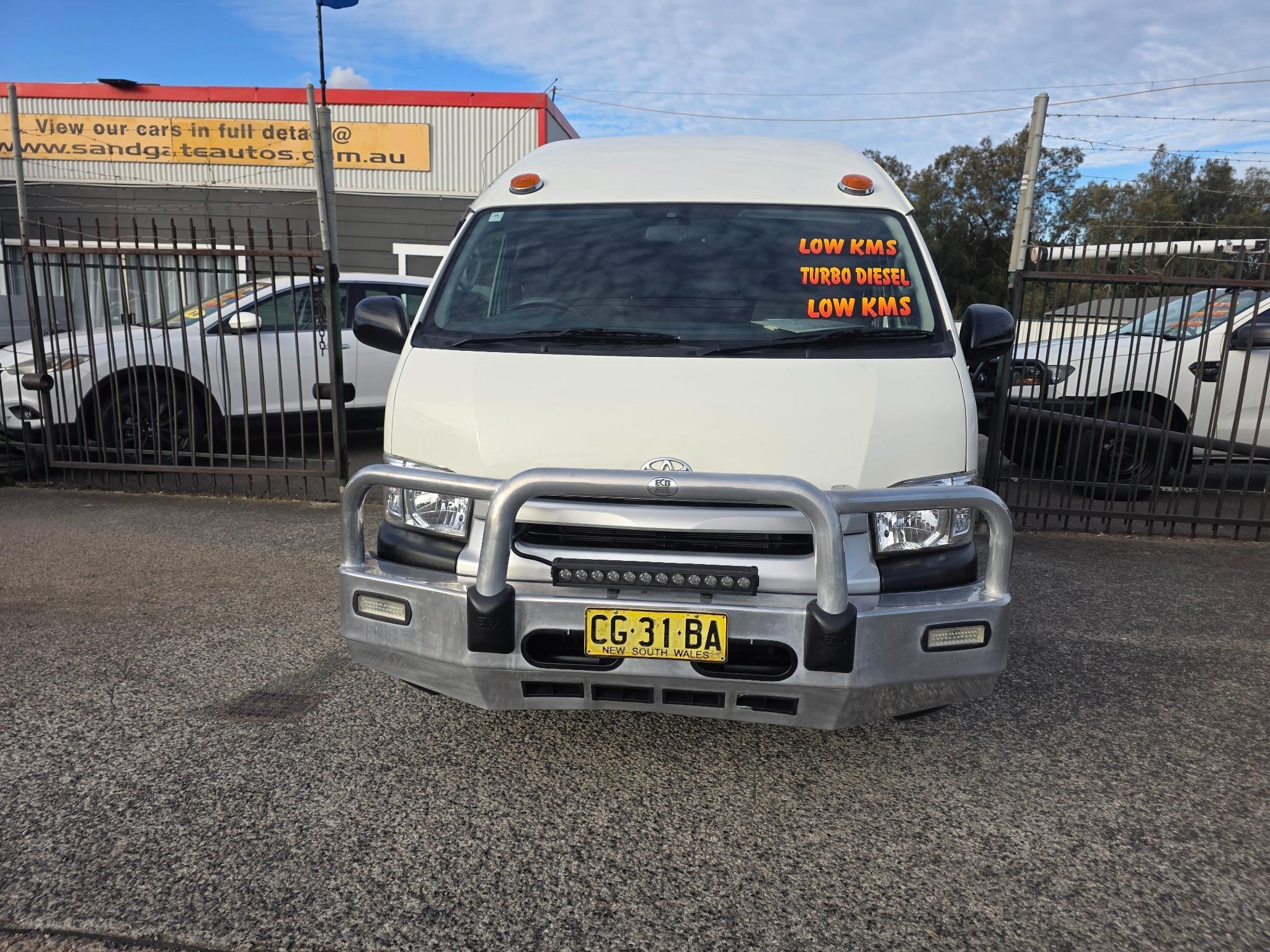 TOYOTA HIACE