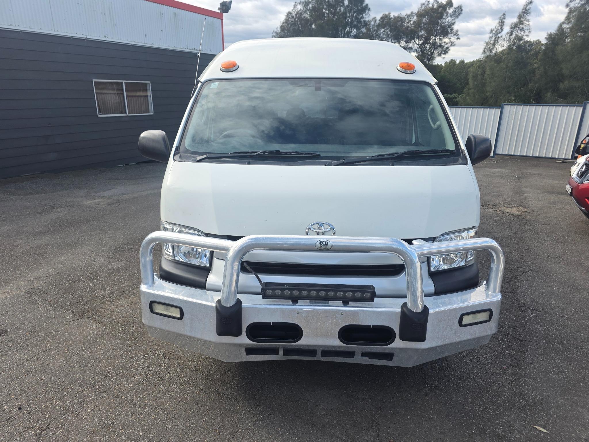 TOYOTA HIACE