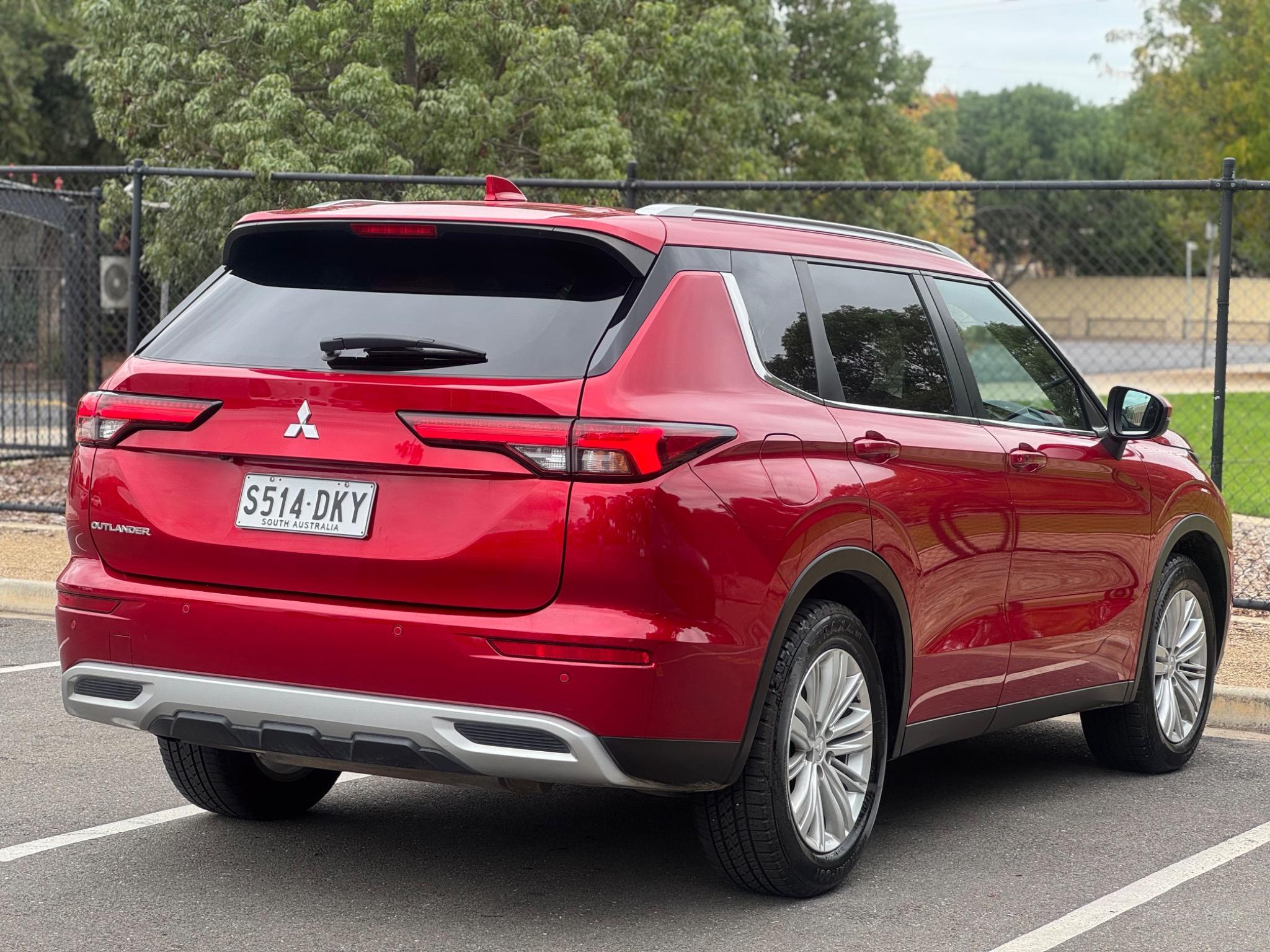 MITSUBISHI OUTLANDER