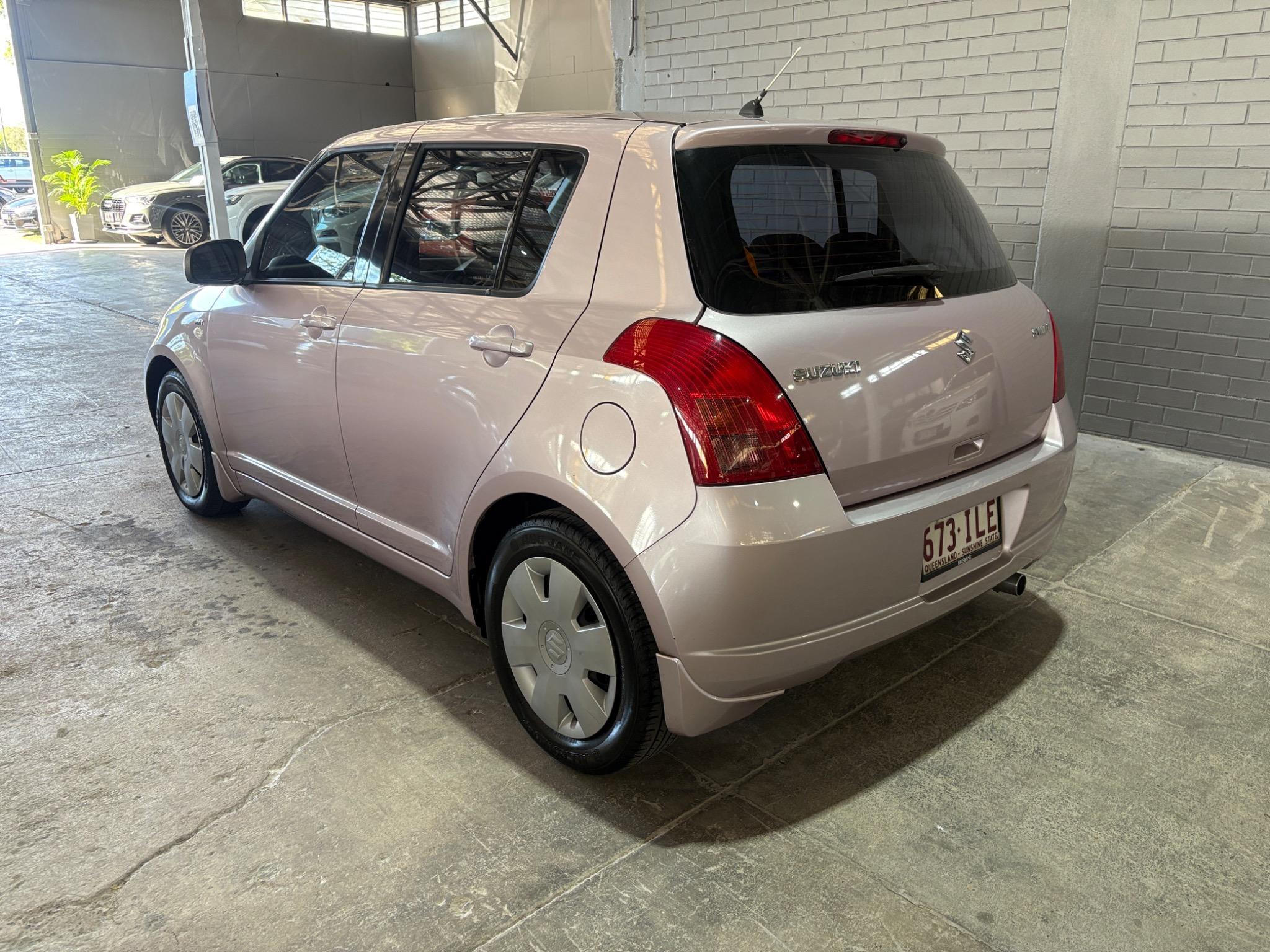 SUZUKI SWIFT