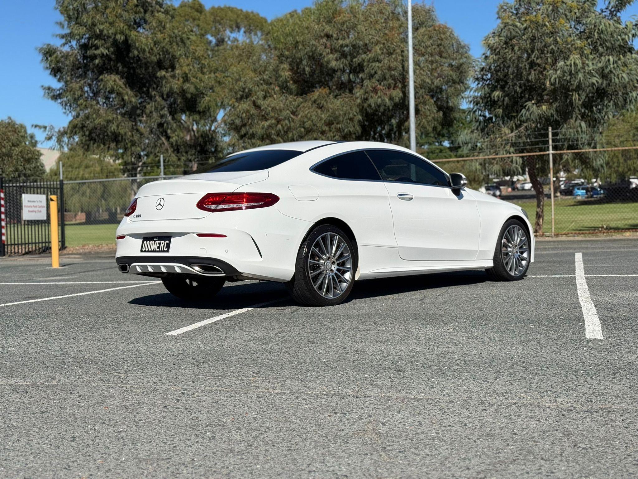 MERCEDES-BENZ C300