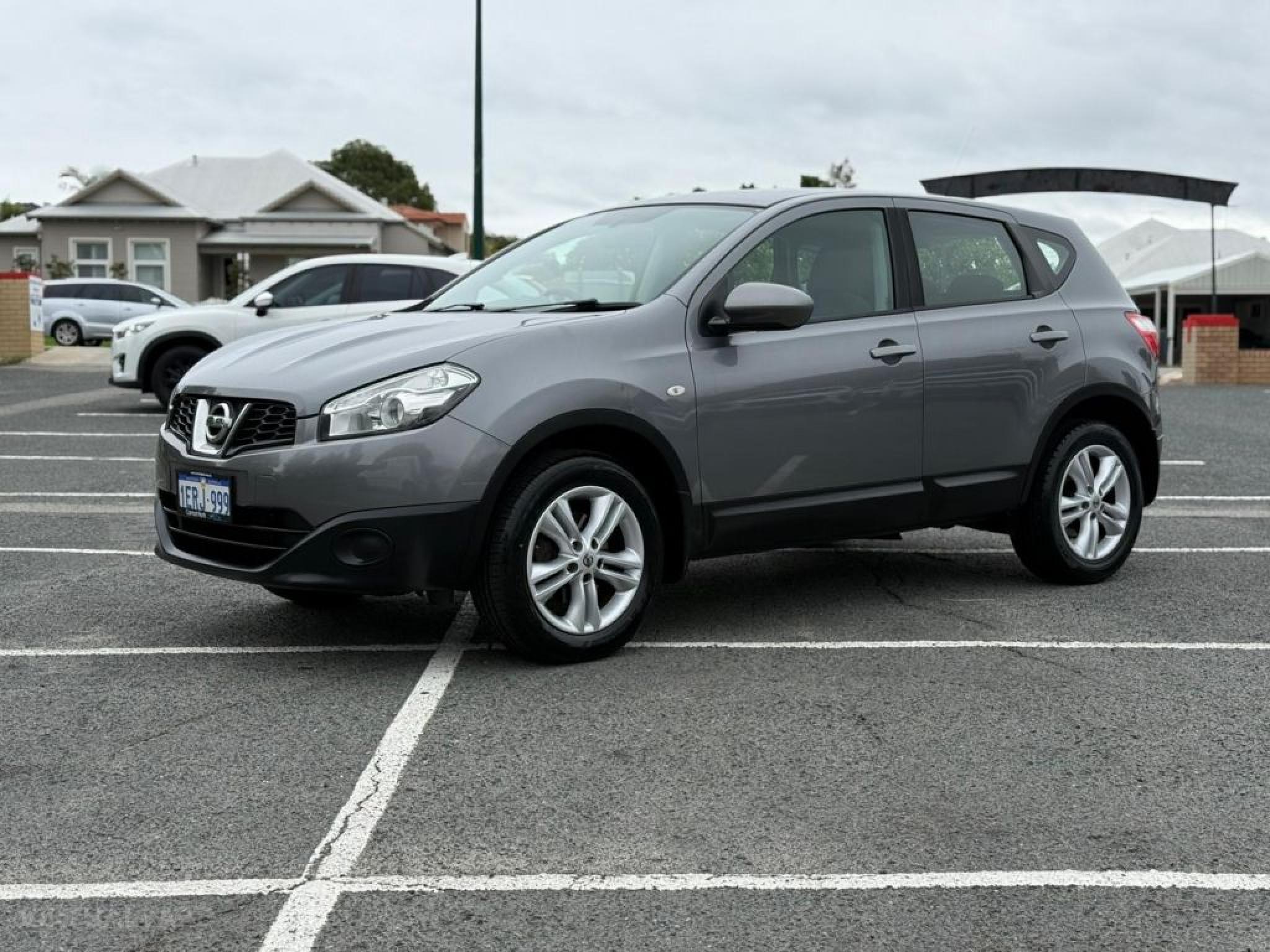 NISSAN DUALIS