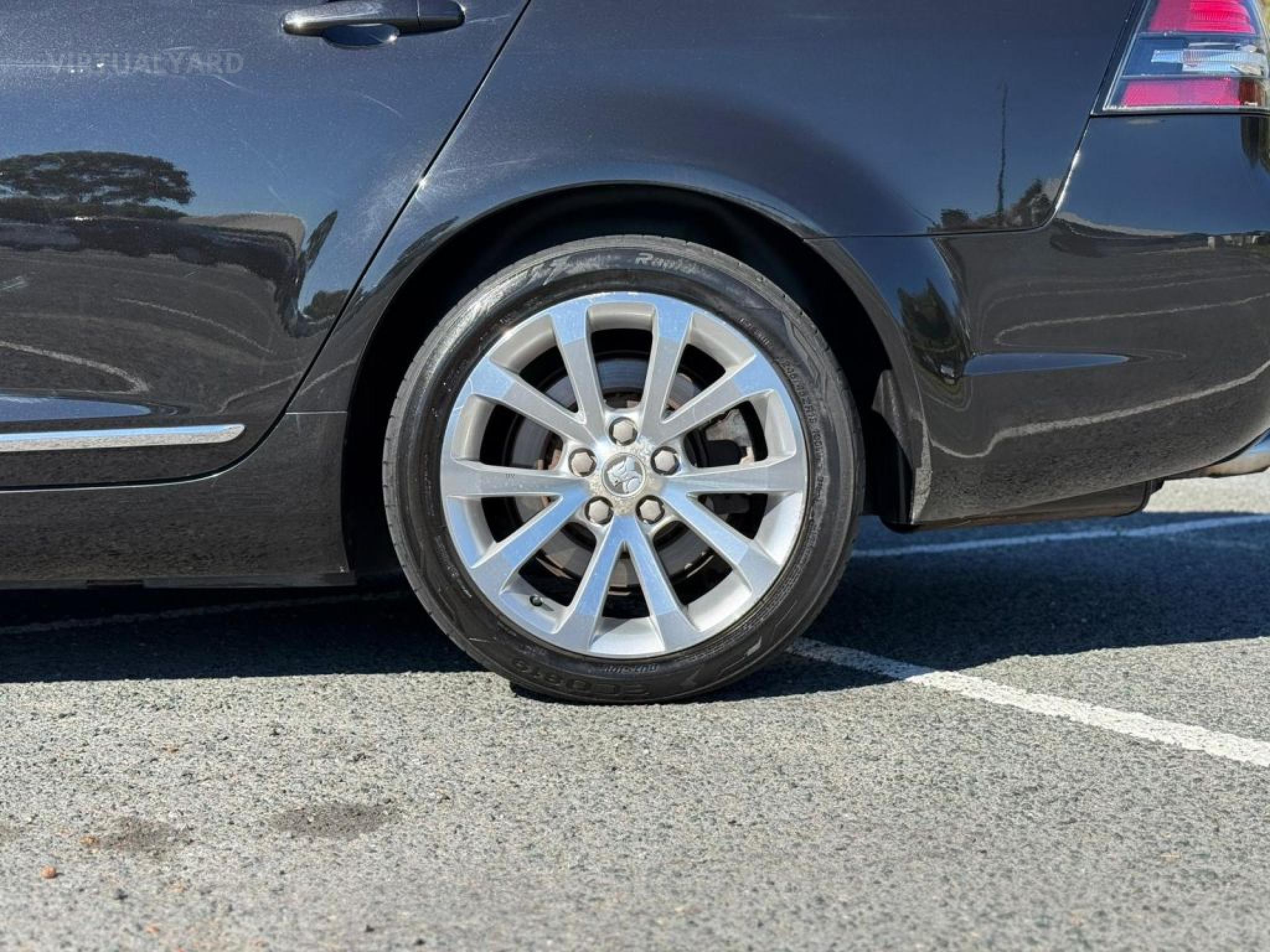 HOLDEN CALAIS