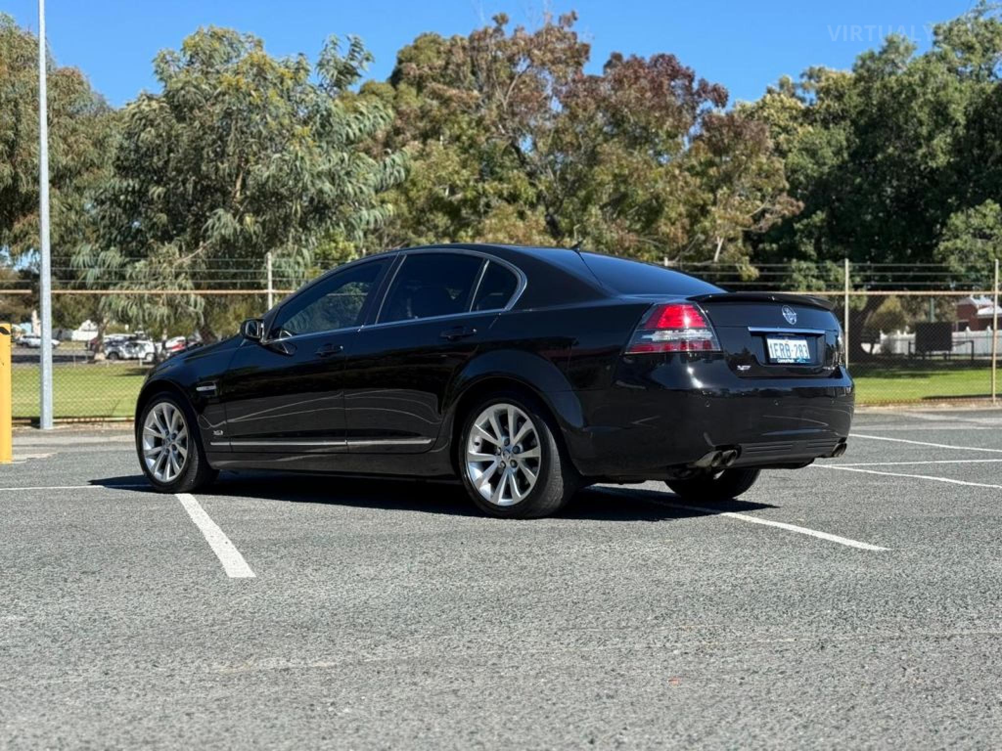 HOLDEN CALAIS