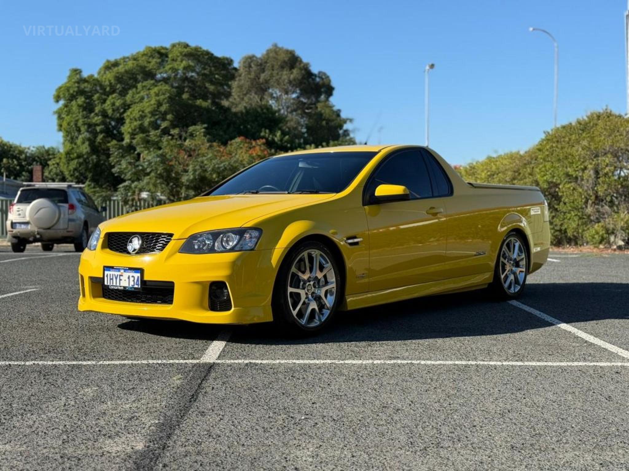 HOLDEN COMMODORE