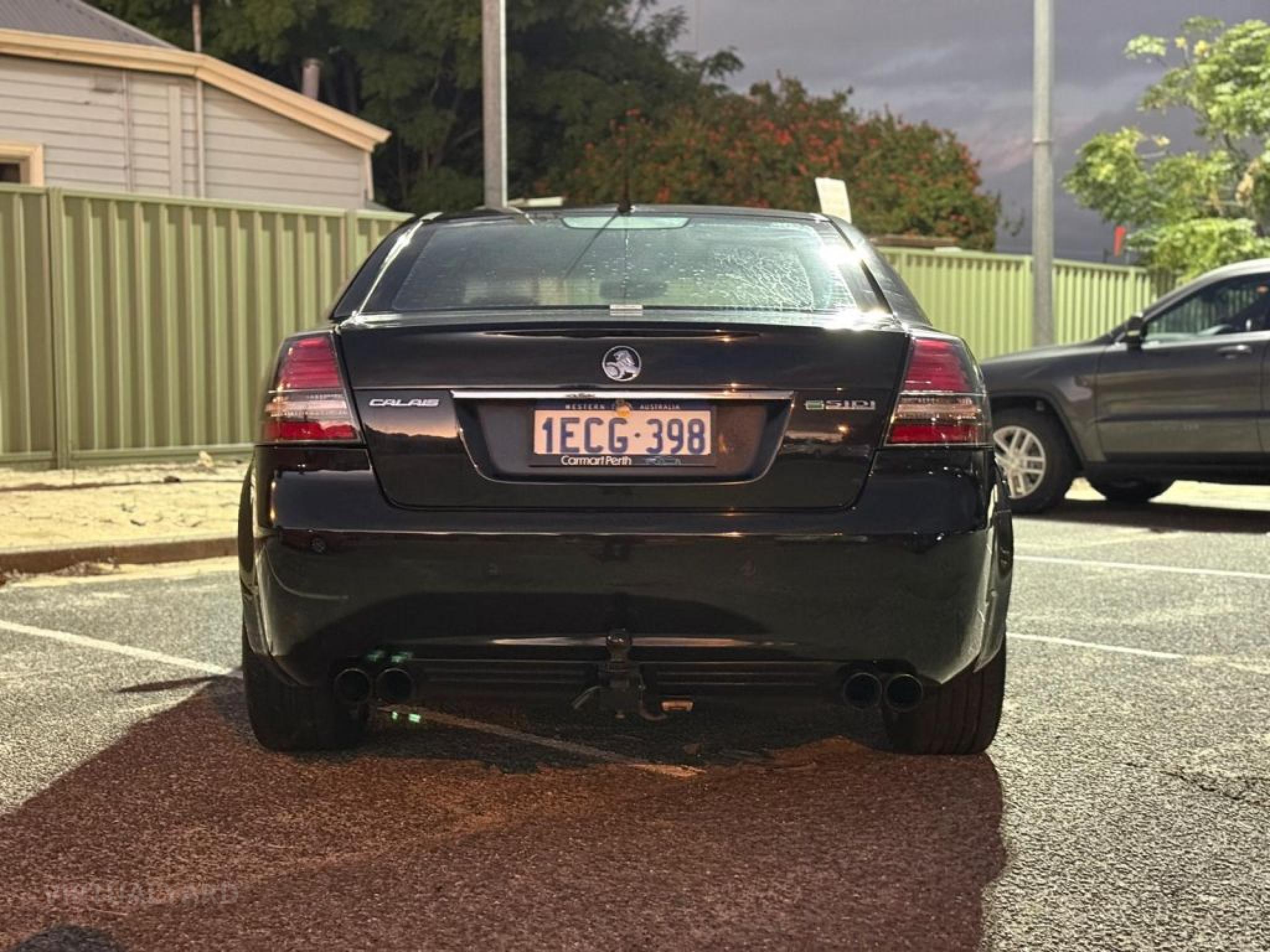HOLDEN CALAIS