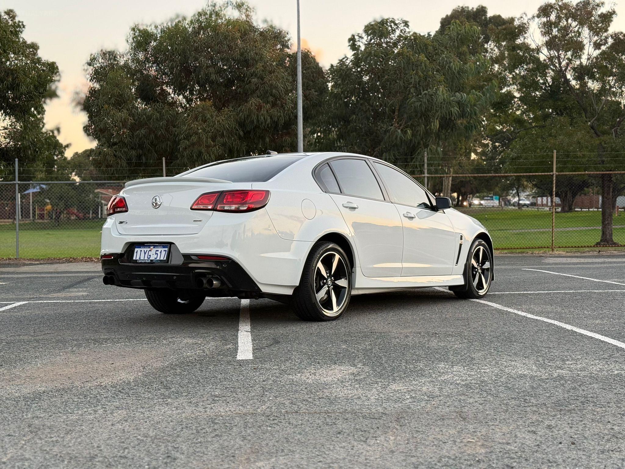 HOLDEN COMMODORE