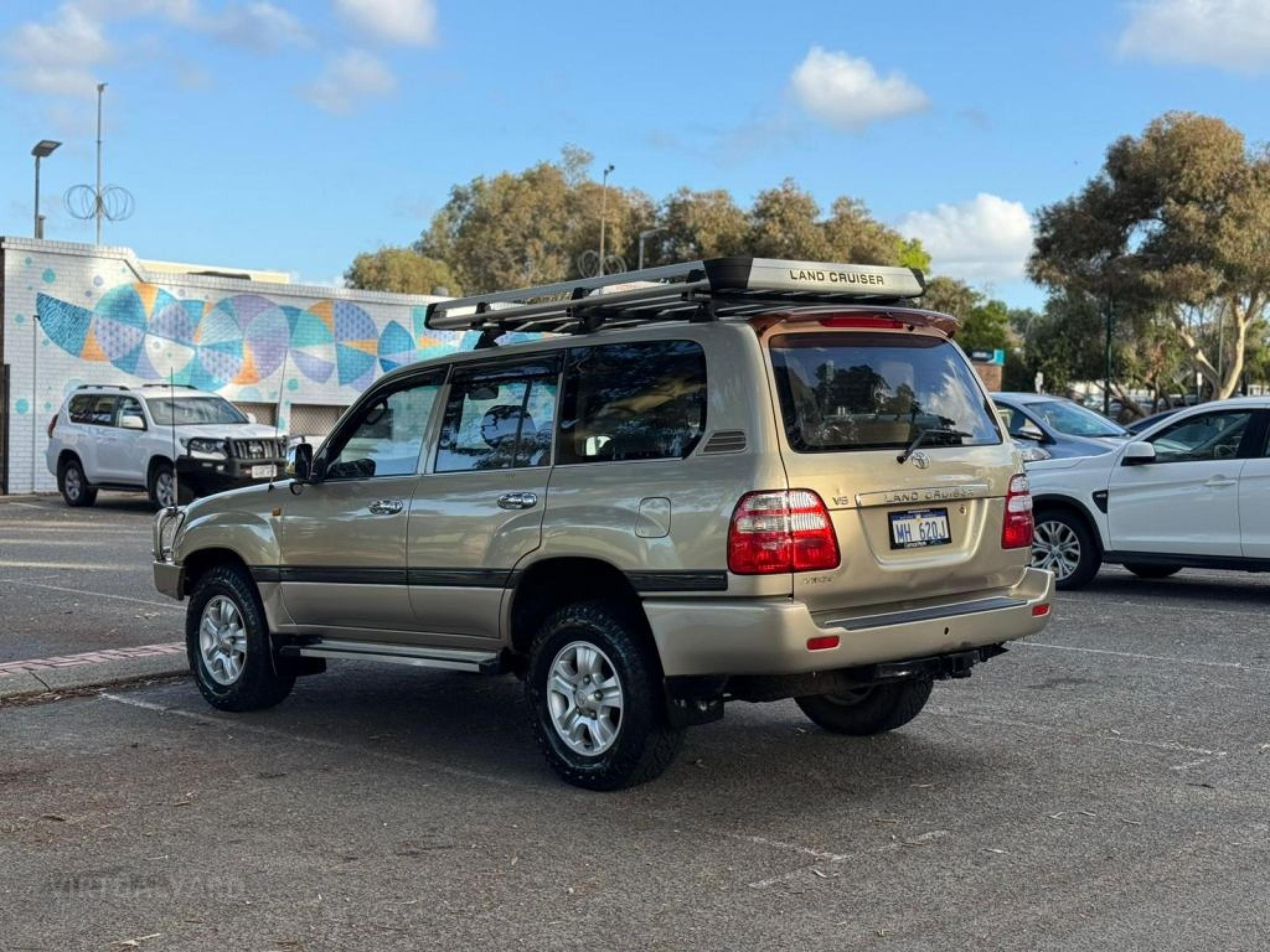 TOYOTA LANDCRUISER