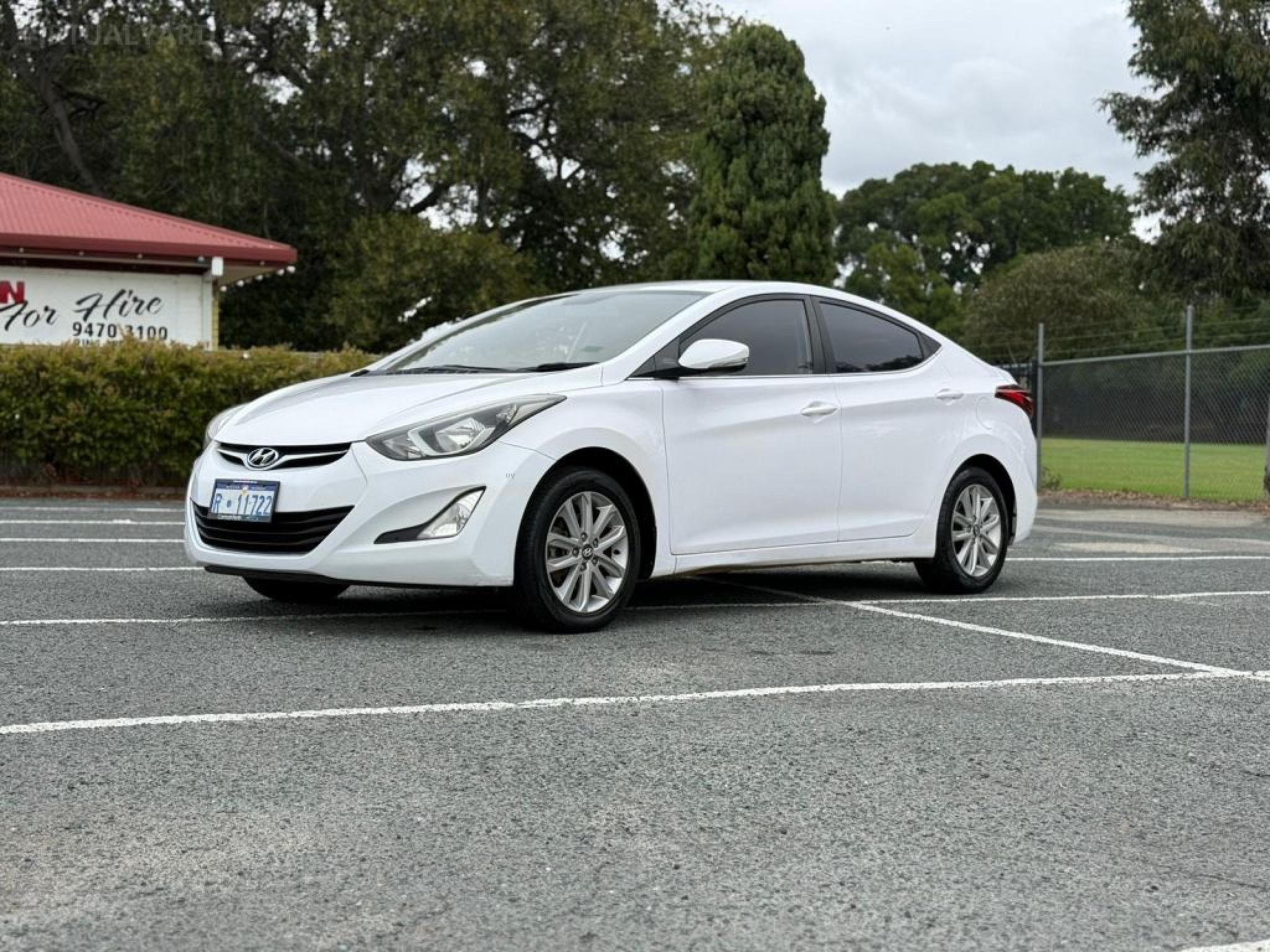 HYUNDAI ELANTRA