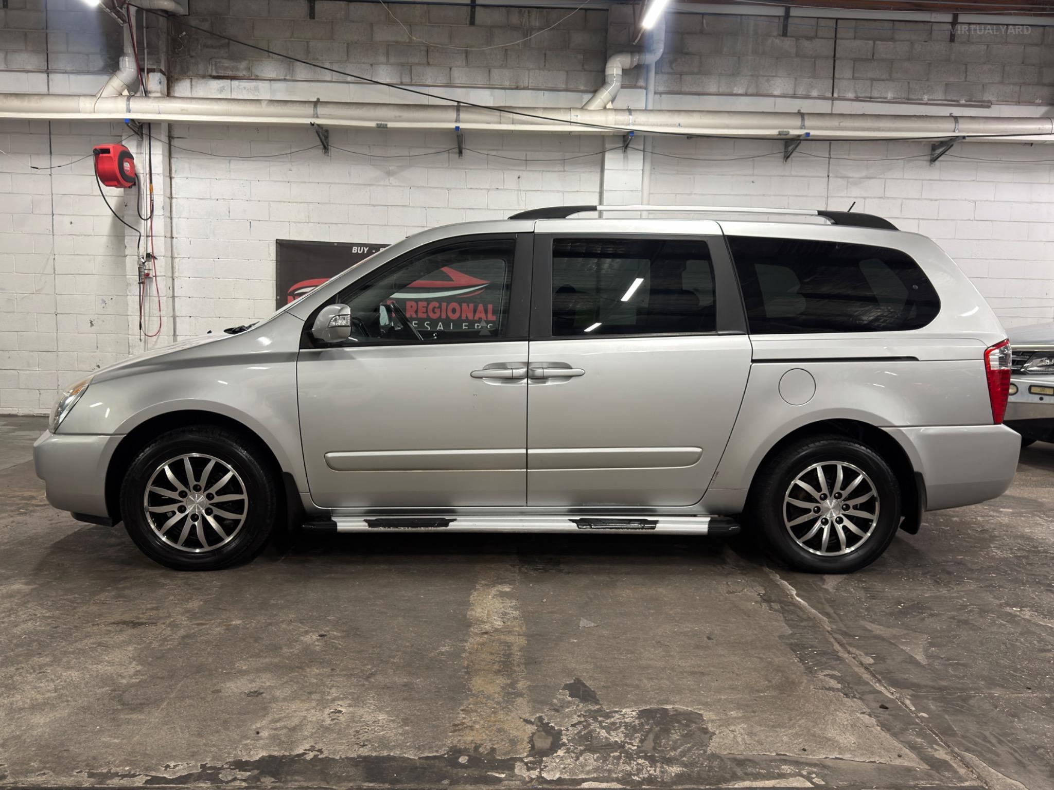 KIA GRAND CARNIVAL
