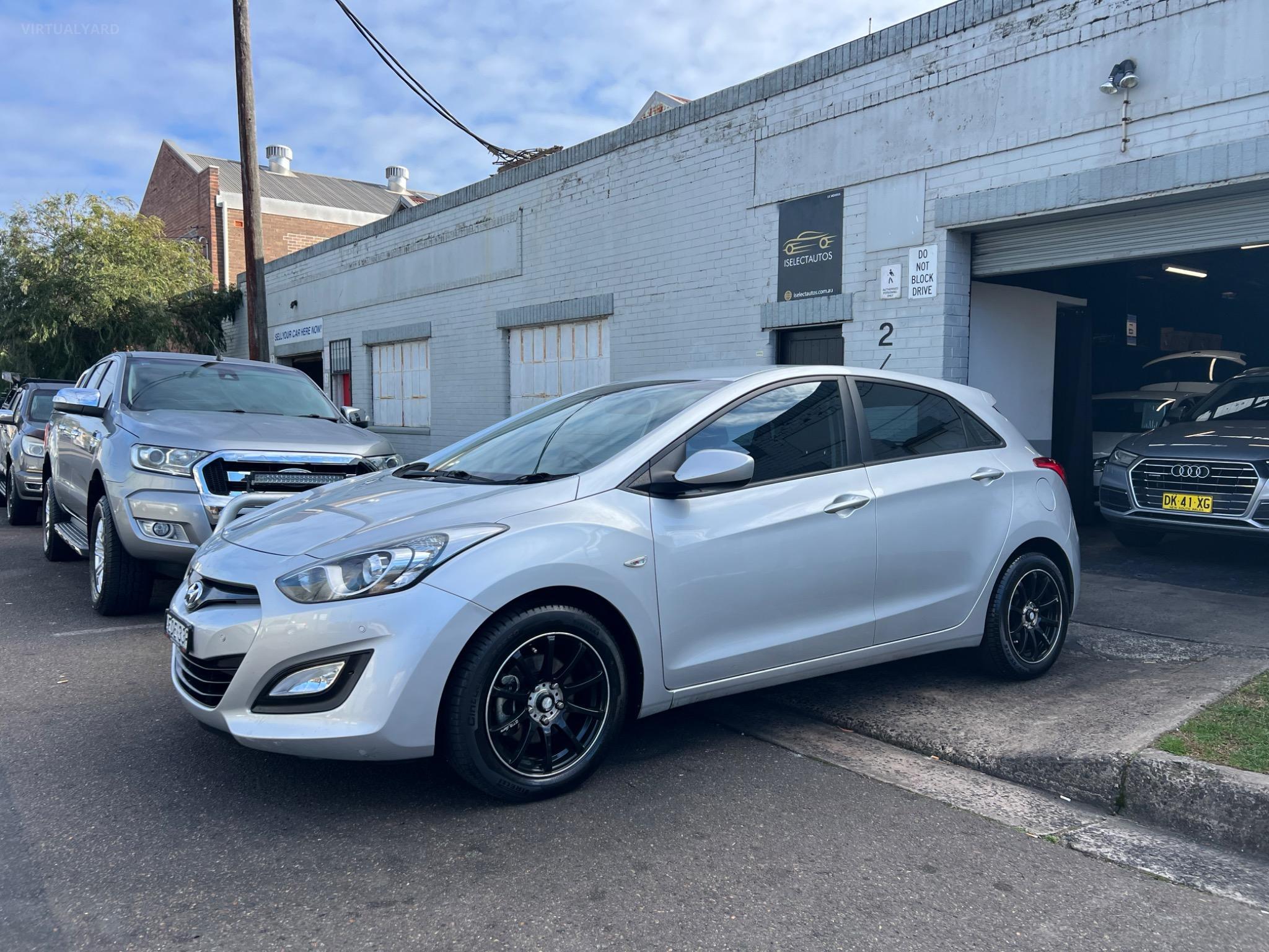HYUNDAI i30