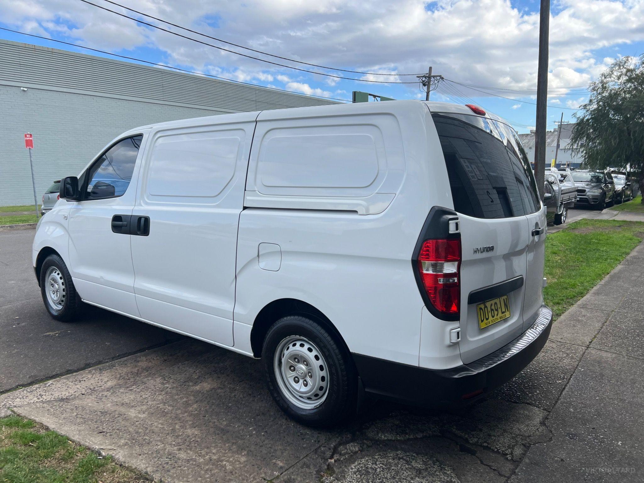 HYUNDAI iLOAD