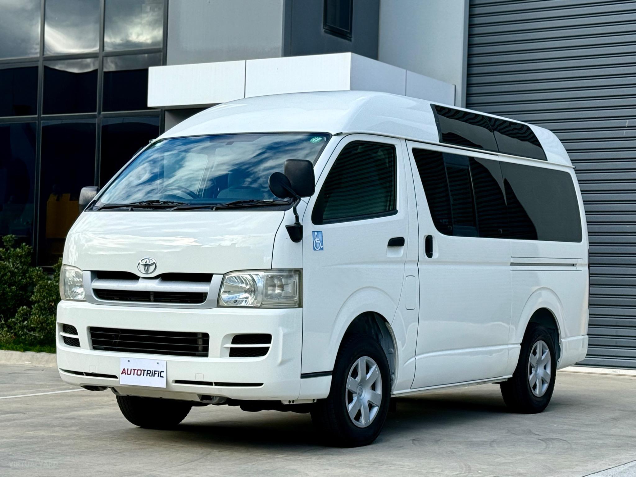 TOYOTA HIACE 4WD