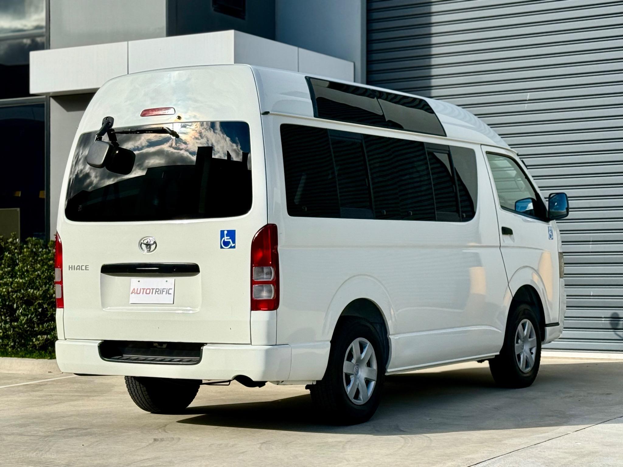 TOYOTA HIACE 4WD