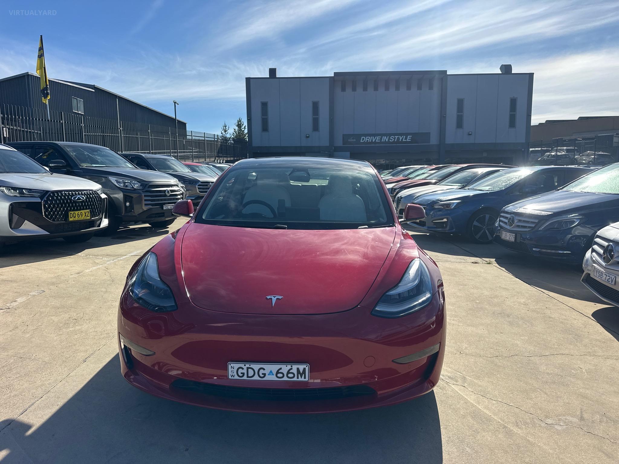 TESLA MODEL 3