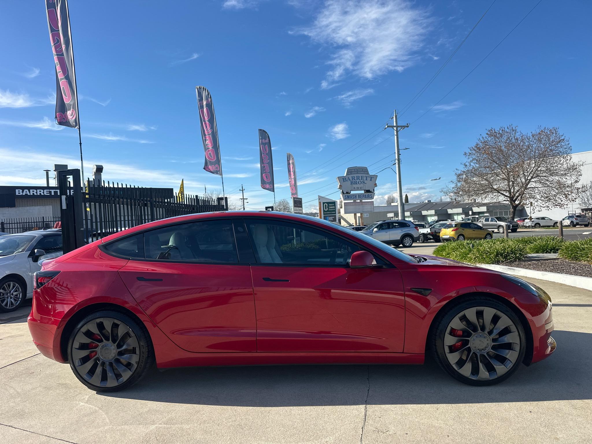 TESLA MODEL 3