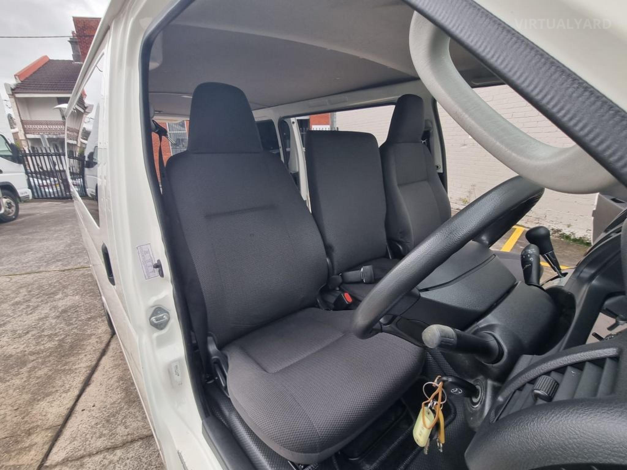 TOYOTA HIACE