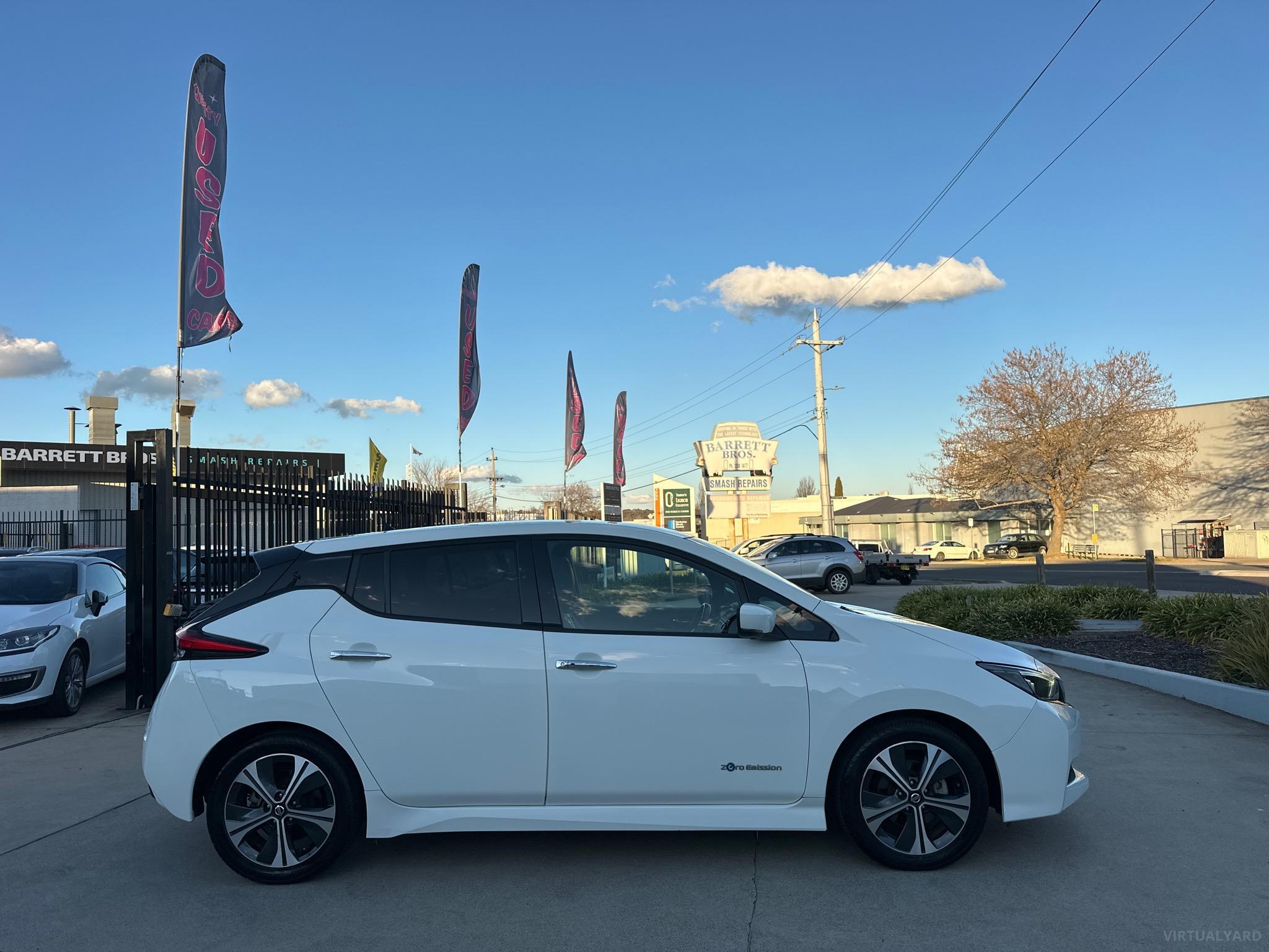 NISSAN LEAF