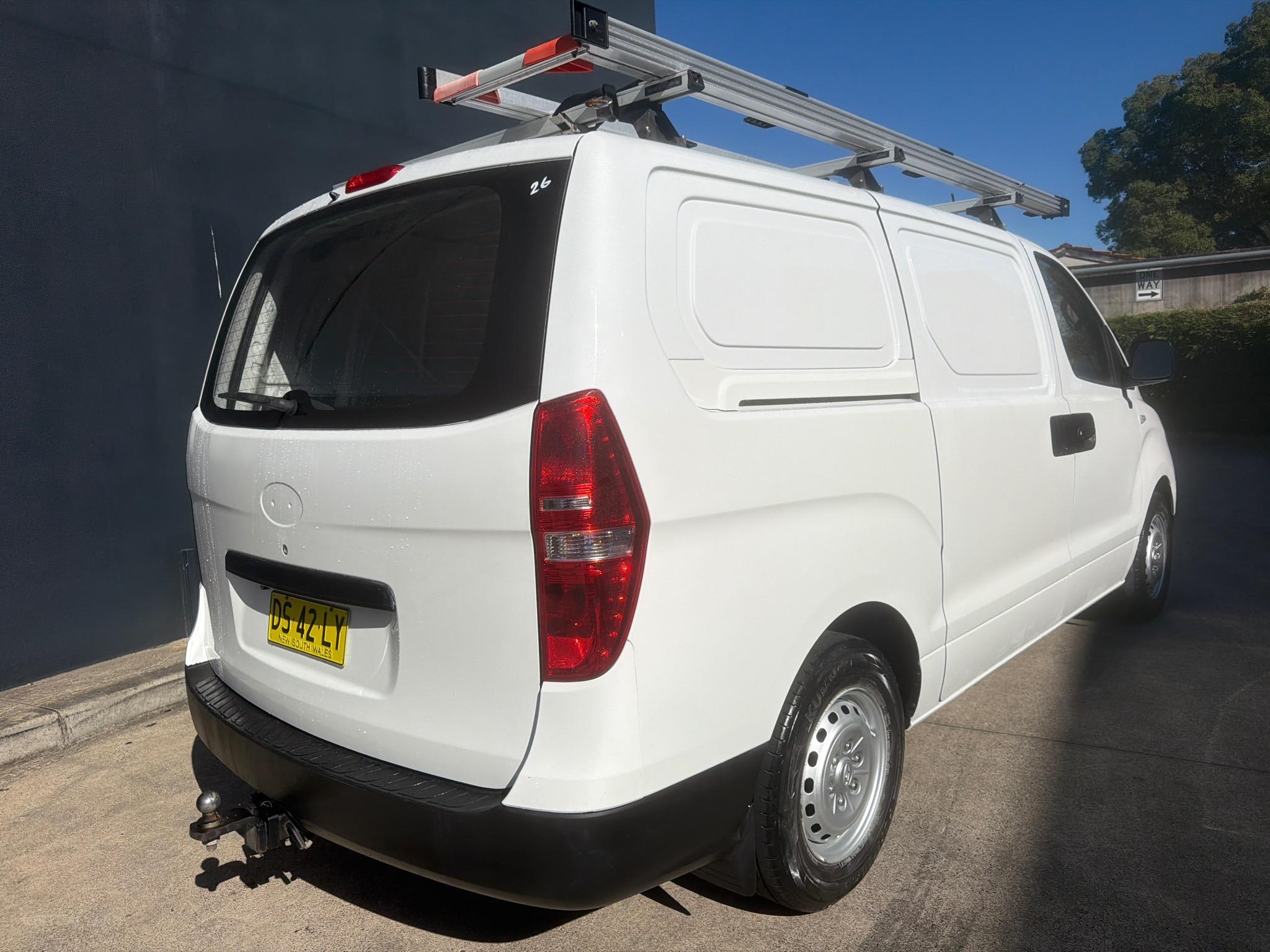 HYUNDAI ILOAD TQ2-V MY13 VAN 5DR MAN 6SP 1113KG 2.5DT image 12