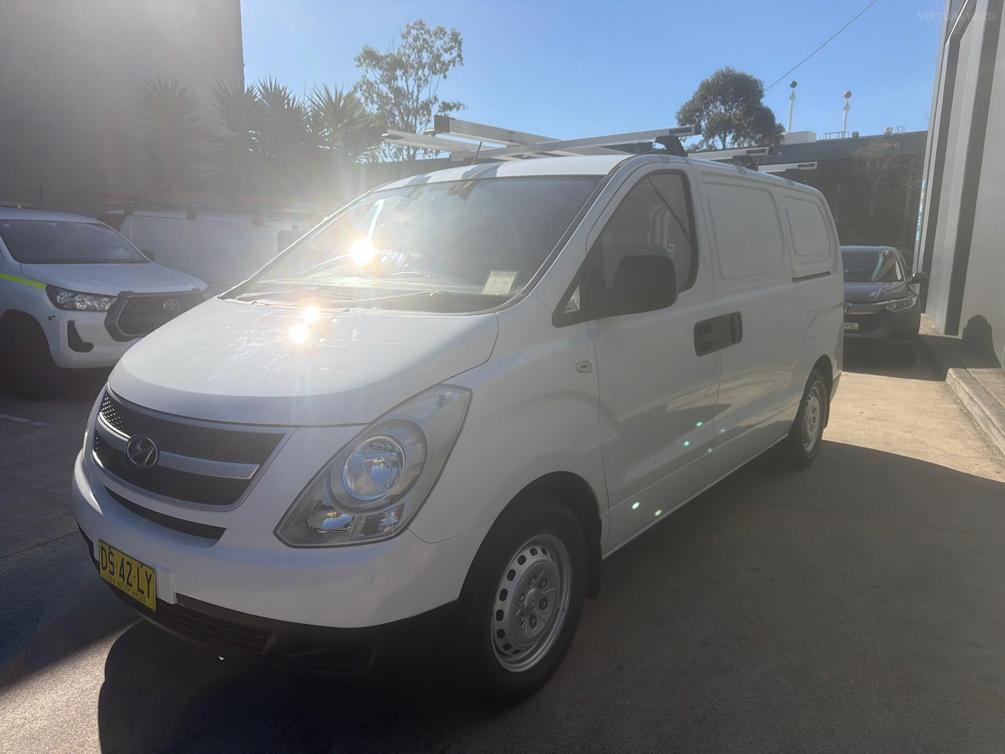 HYUNDAI ILOAD TQ2-V MY13 VAN 5DR MAN 6SP 1113KG 2.5DT image 15