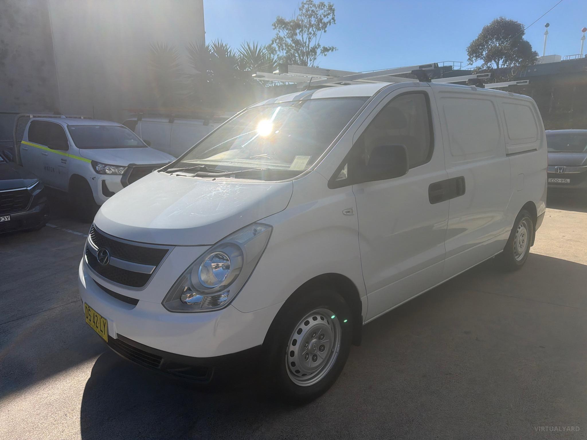 HYUNDAI ILOAD TQ2-V MY13 VAN 5DR MAN 6SP 1113KG 2.5DT image 5