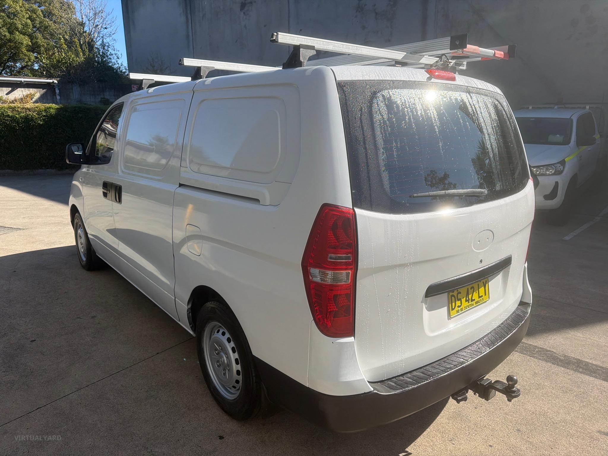 HYUNDAI ILOAD TQ2-V MY13 VAN 5DR MAN 6SP 1113KG 2.5DT image 4