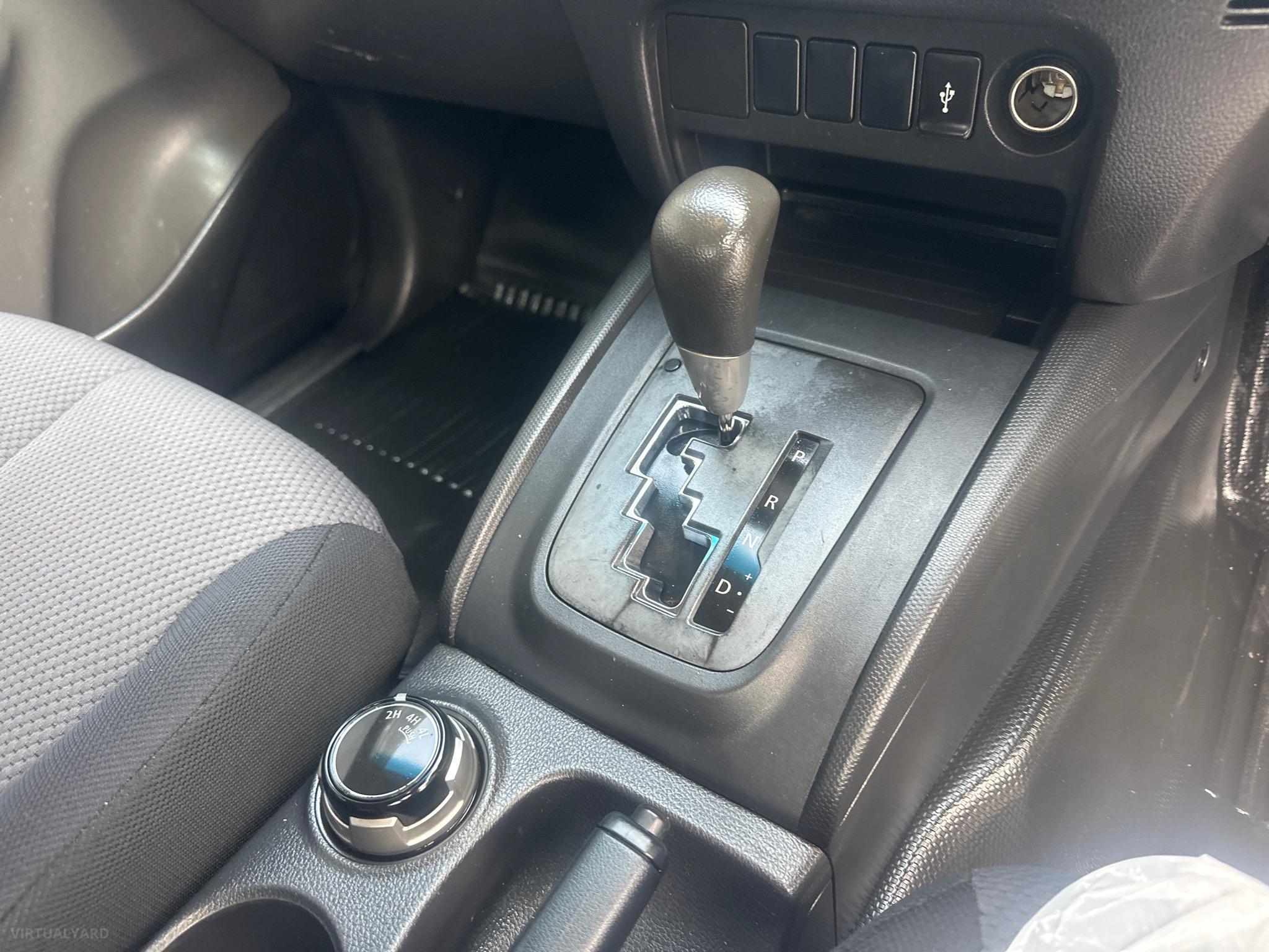 MITSUBISHI TRITON MQ MY17 GLX+ UTILITY DOUBLE CAB 4DR SPTS AUTO 5SP 4X4 985KG 2.4DT image 2
